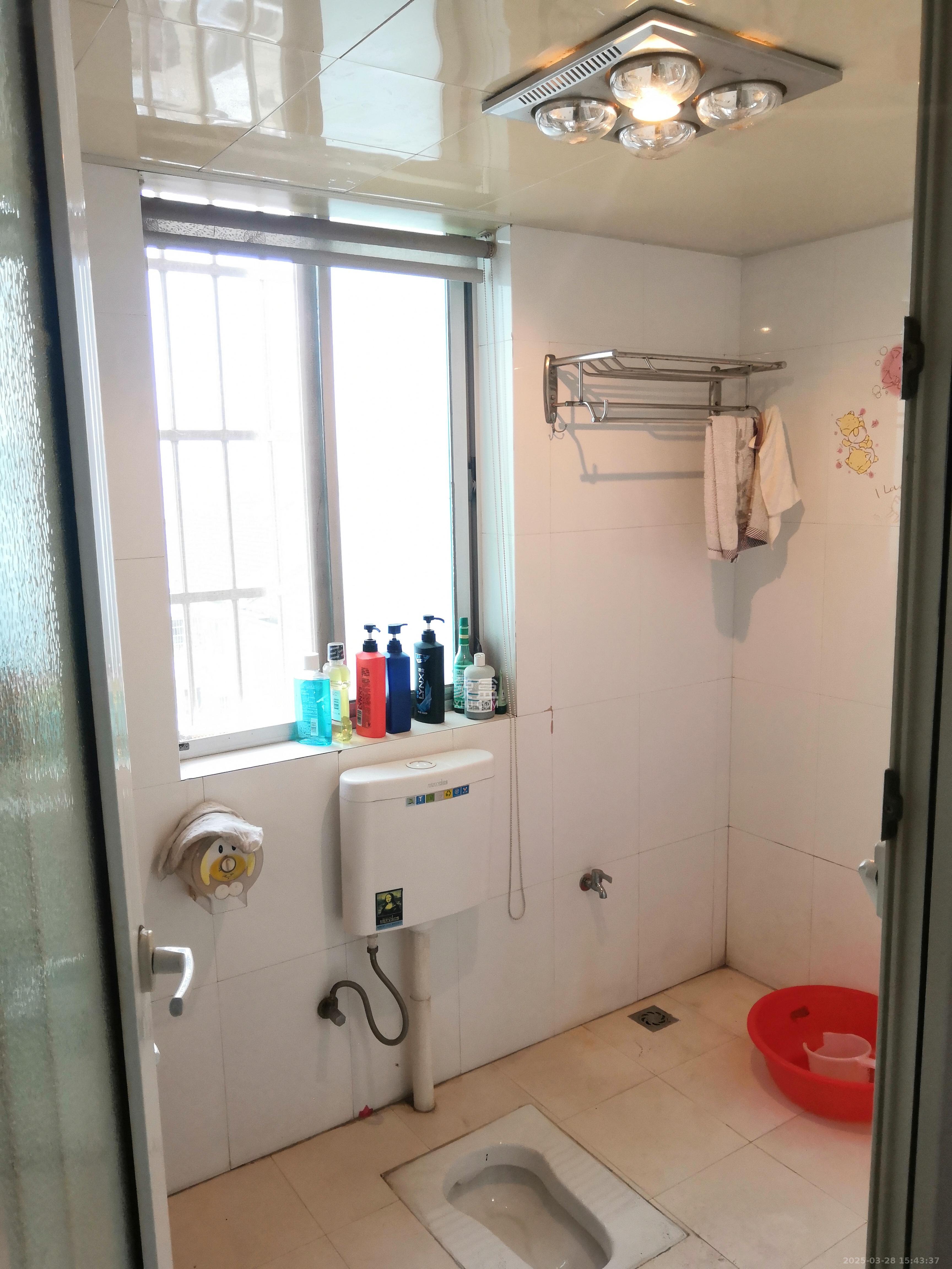 红树湾  4室2厅2卫   2200.00元/月室内图