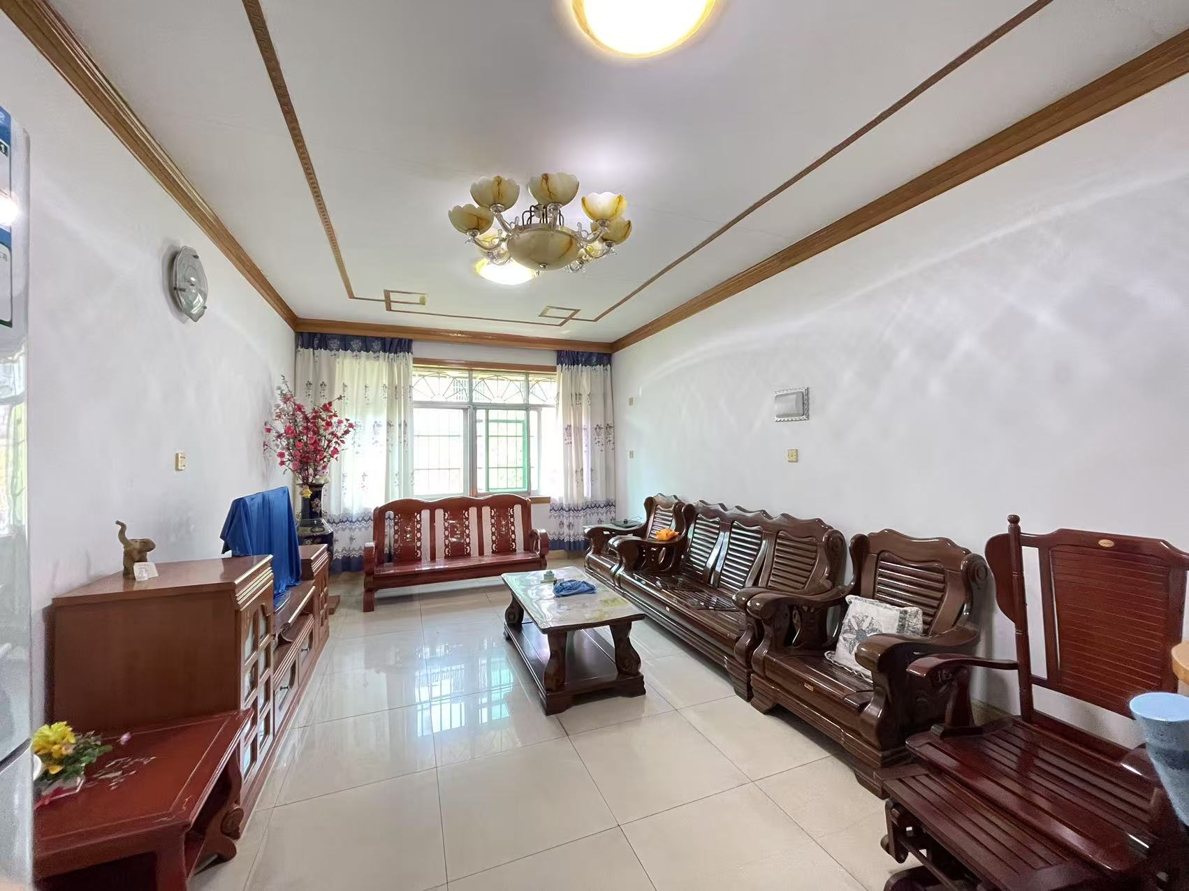 益民小区  3室2厅2卫    53.8万 益民小区  3室2厅2卫    53.8万室内图