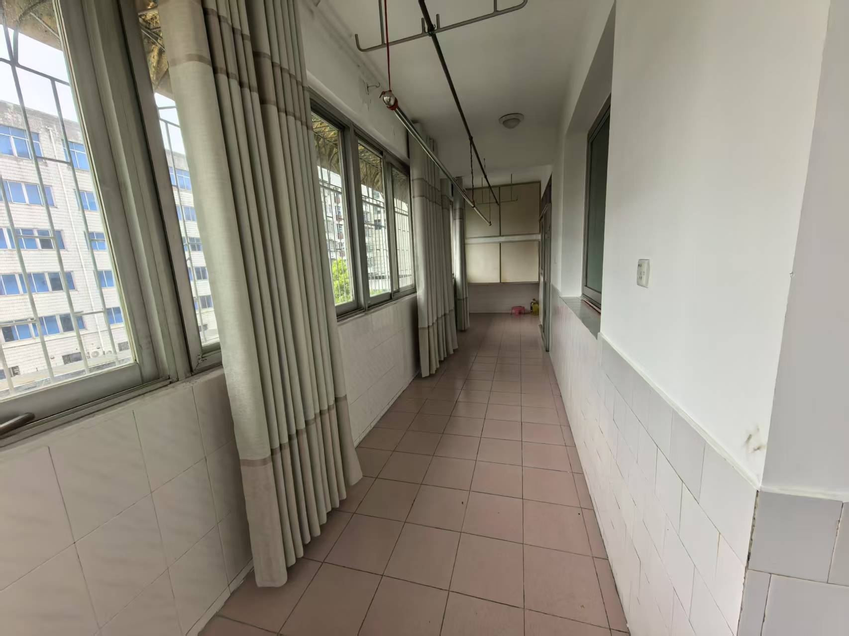 钻石花园 4室2厅2卫 70.0万 钻石花园 4室2厅2卫 70.0万室内图