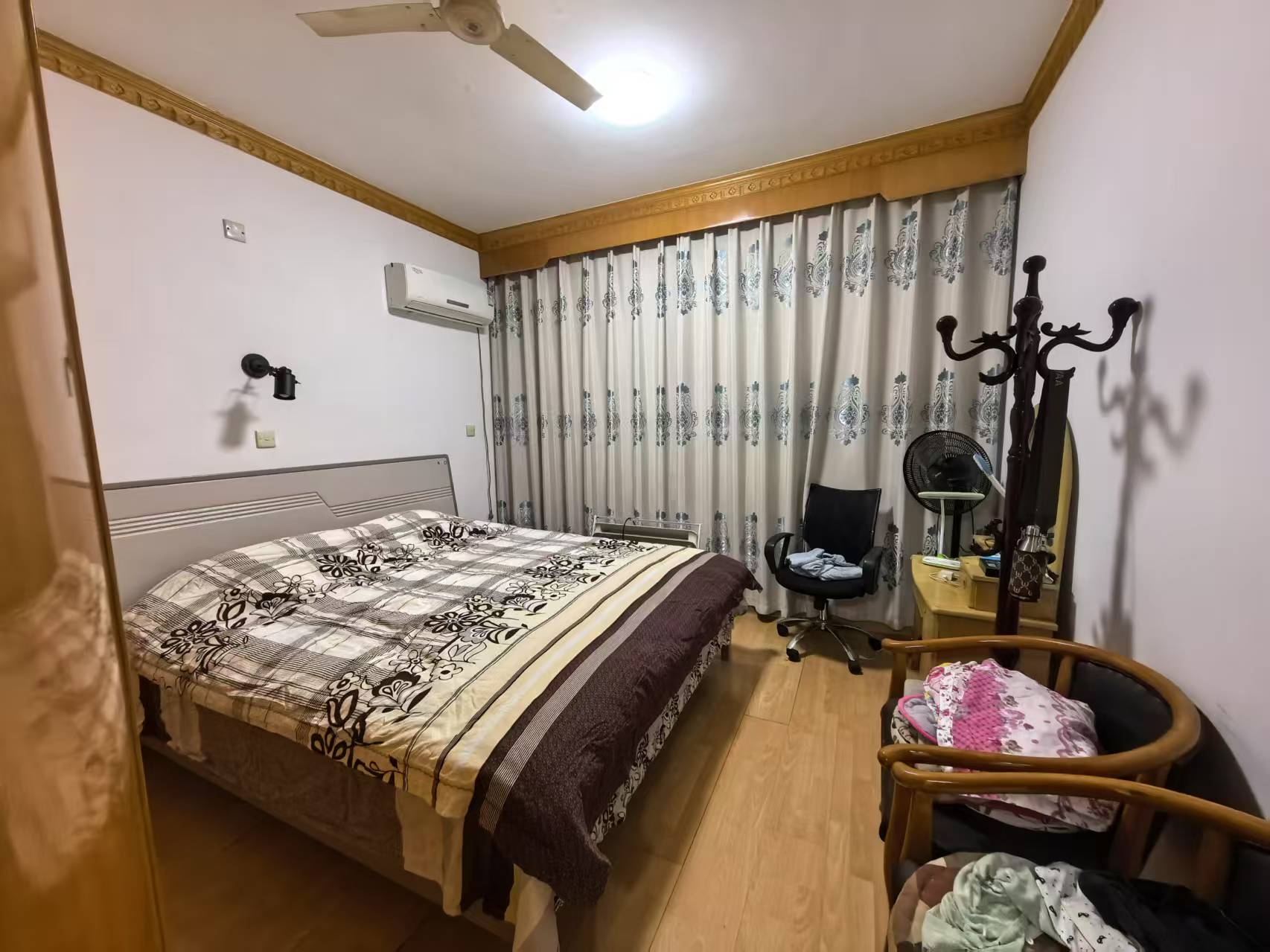 钻石花园 4室2厅2卫 70.0万 钻石花园 4室2厅2卫 70.0万室内图