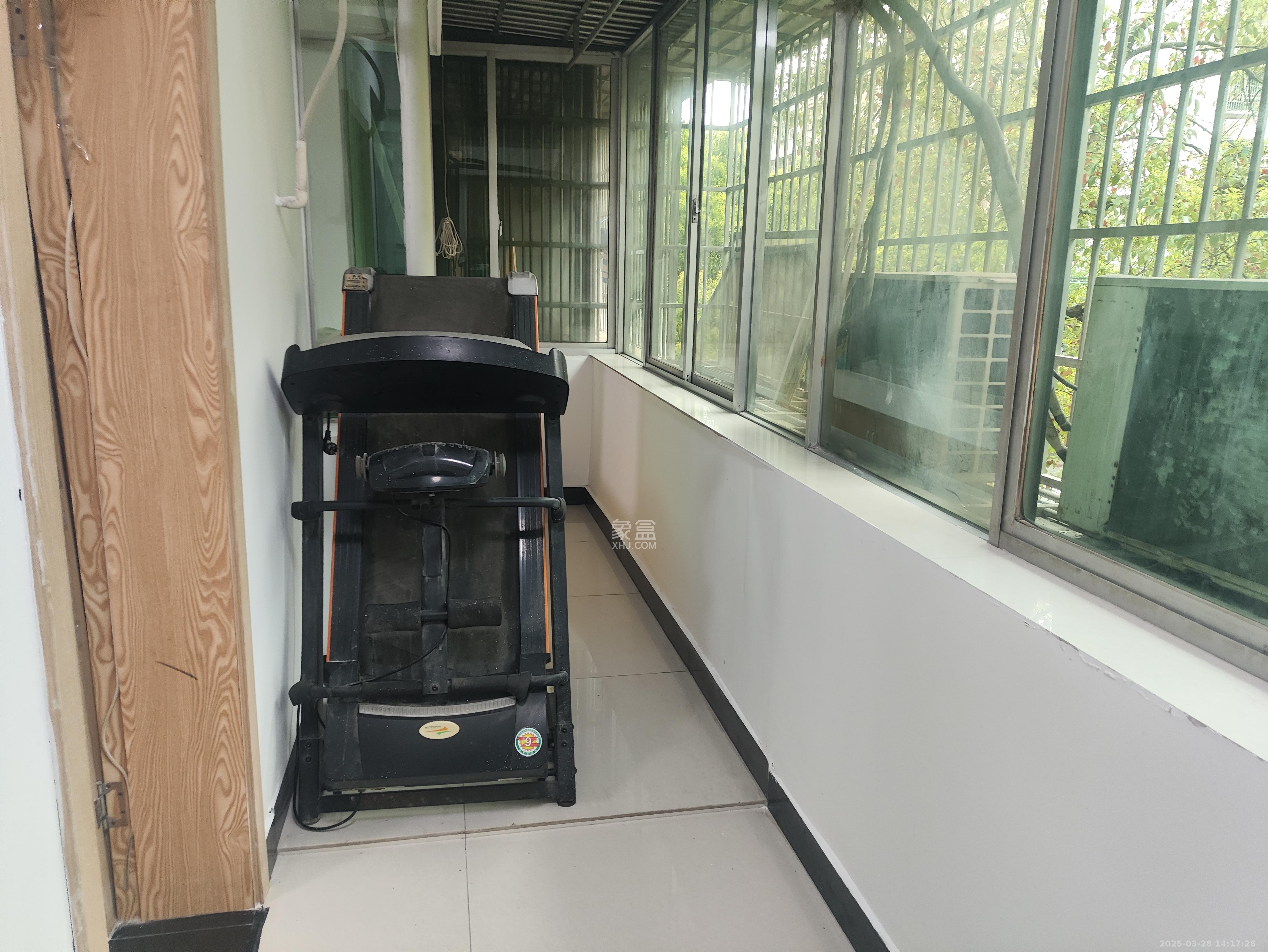 中南汽车世界  2室2厅1卫   1200.00元/月室内图