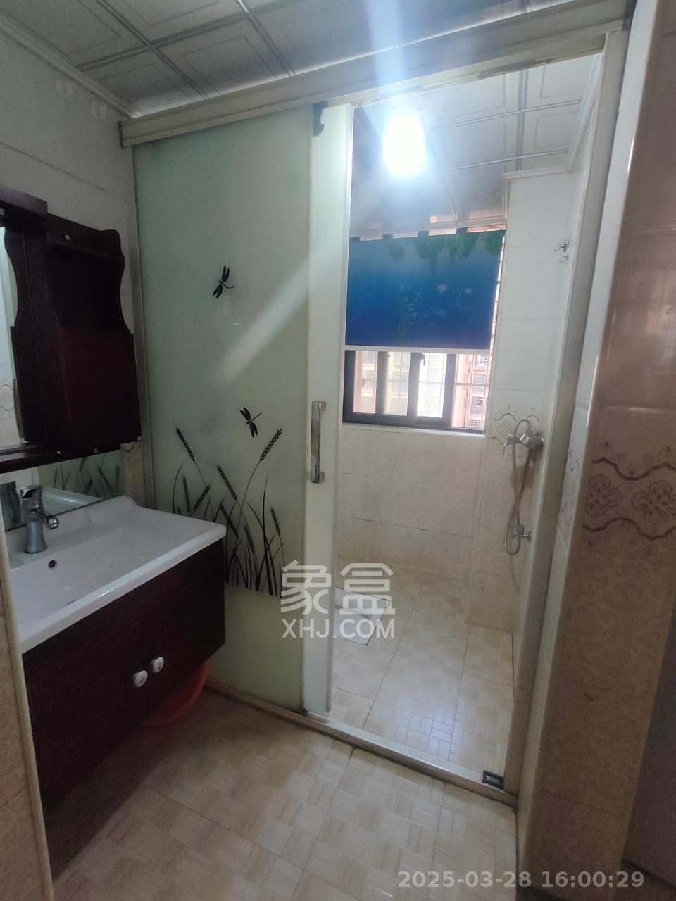 华龙家园(和泰家园) 3室2厅1卫 1700.0元/月 华龙家园(和泰家园) 3室2厅1卫 1700.0元/月室内图