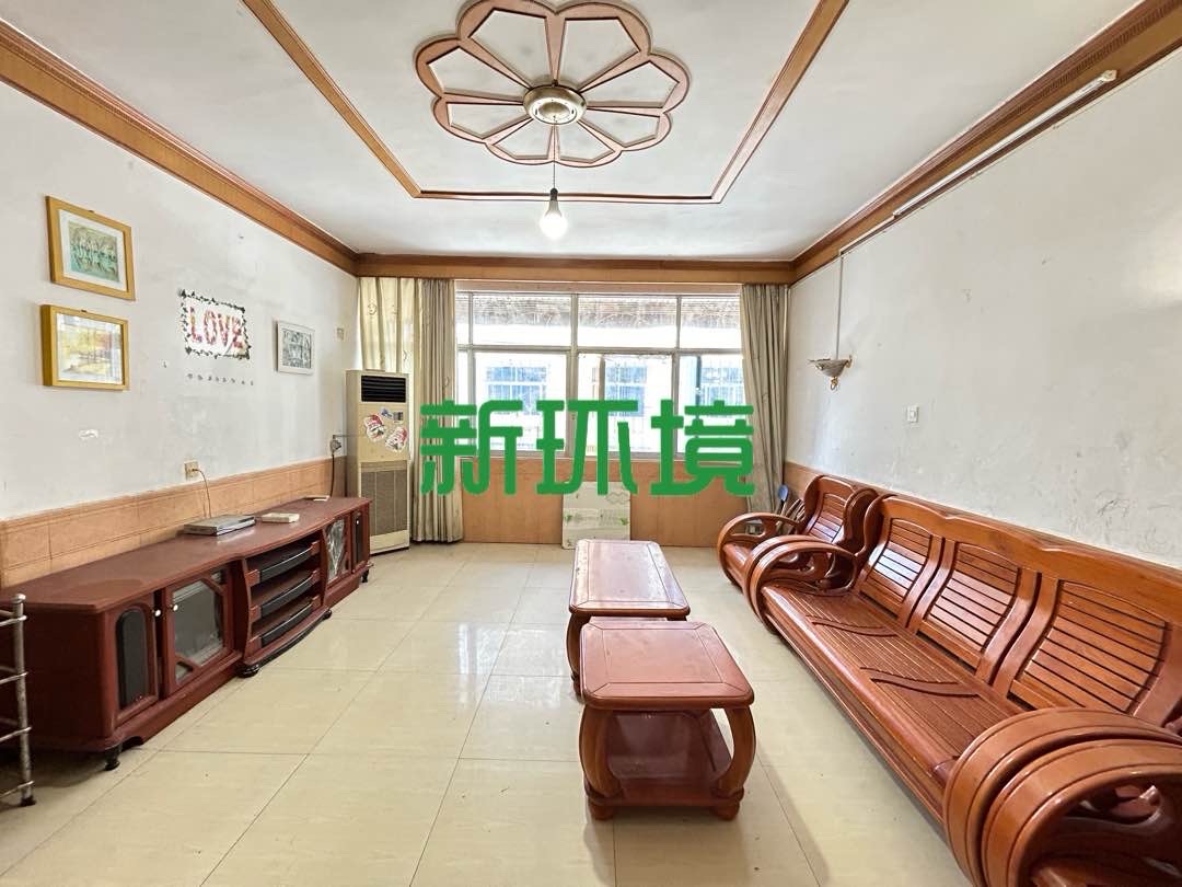 武装部宿舍 3室2厅2卫 53.8万 武装部宿舍 3室2厅2卫 53.8万客厅