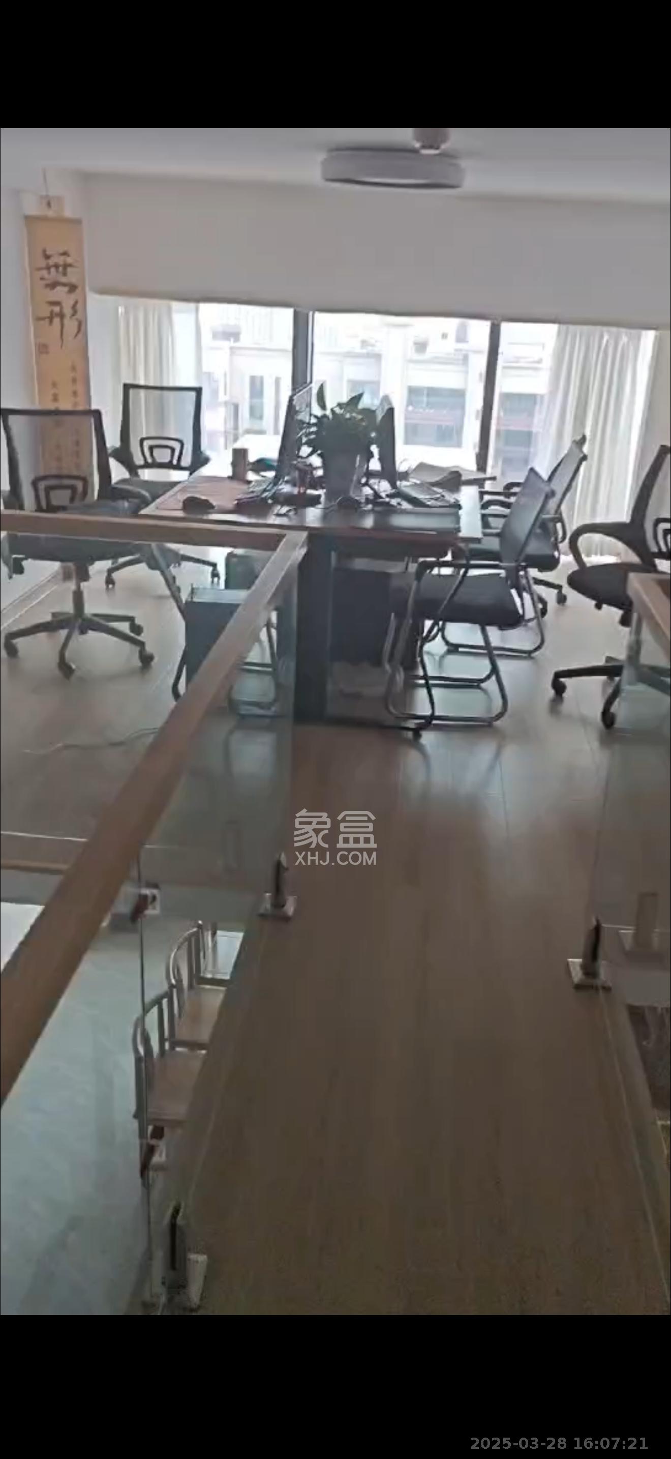 裕天国际商汇中心 1室0厅0卫 2200.0元/月 裕天国际商汇中心 1室0厅0卫 2200.0元/月室内图