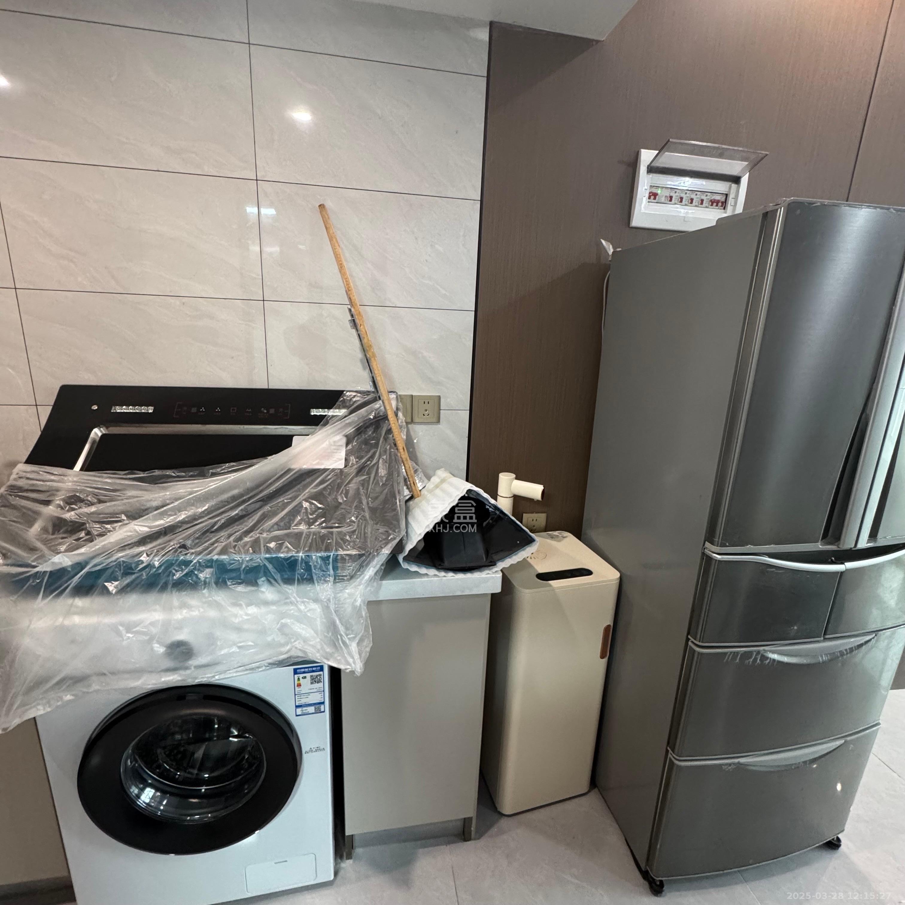 润和国际广场  1室0厅1卫    1700.0元/月 润和国际广场  1室0厅1卫    1700.0元/月室内图