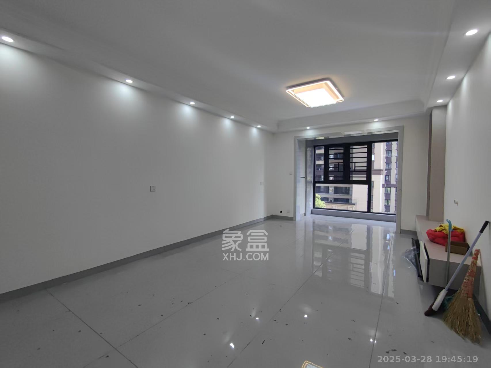 湾田望江府 4室2厅2卫 2200.0元/月 湾田望江府 4室2厅2卫 2200.0元/月室内图