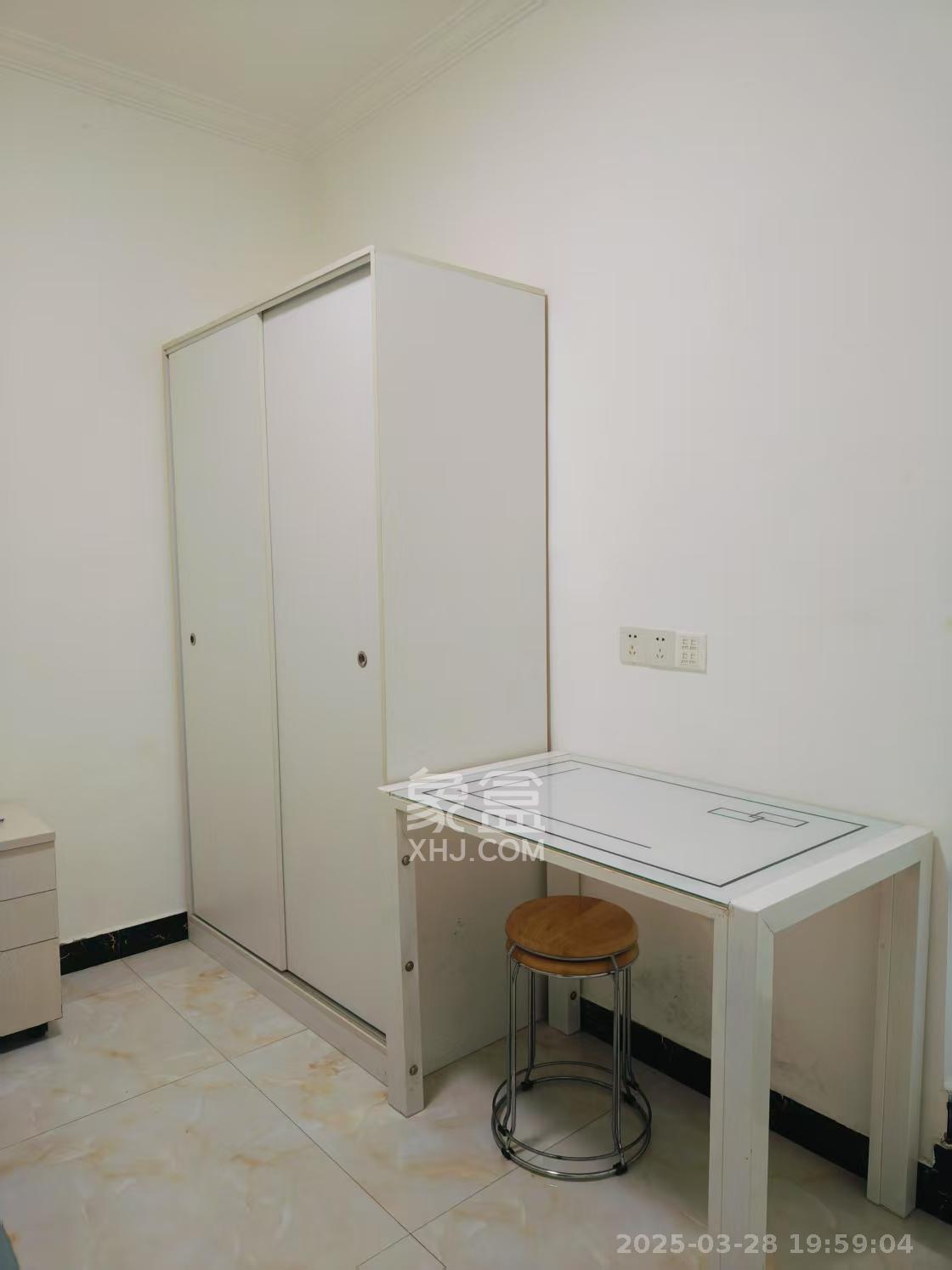 湘预家园  1室1厅1卫    900.0元/月 湘预家园  1室1厅1卫    900.0元/月室内图