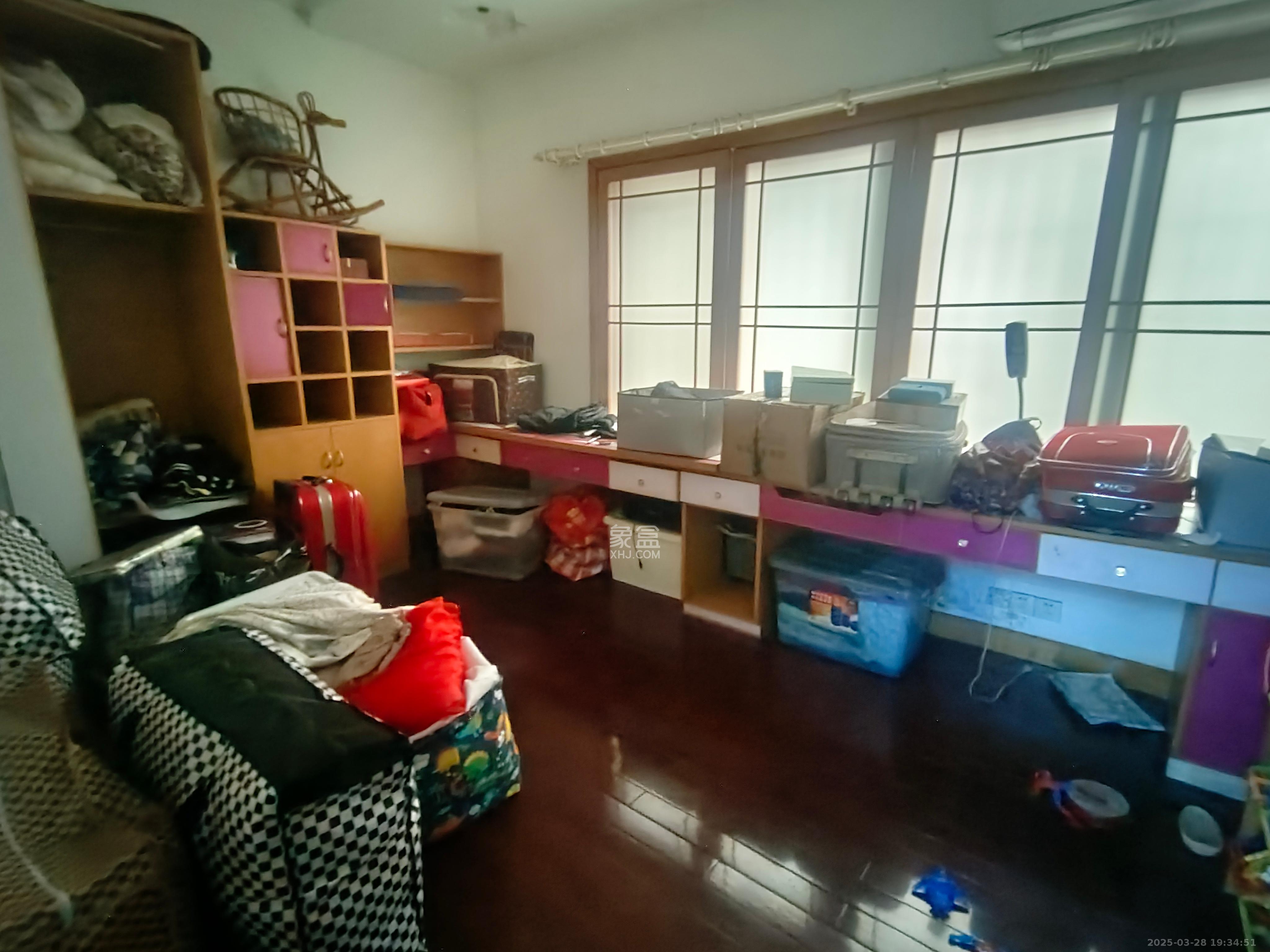 御景龙城  4室2厅2卫   9000.00元/月室内图