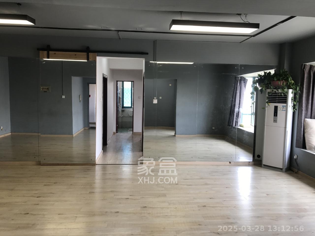 白沙花园  3室2厅1卫   2300.00元/月室内图1