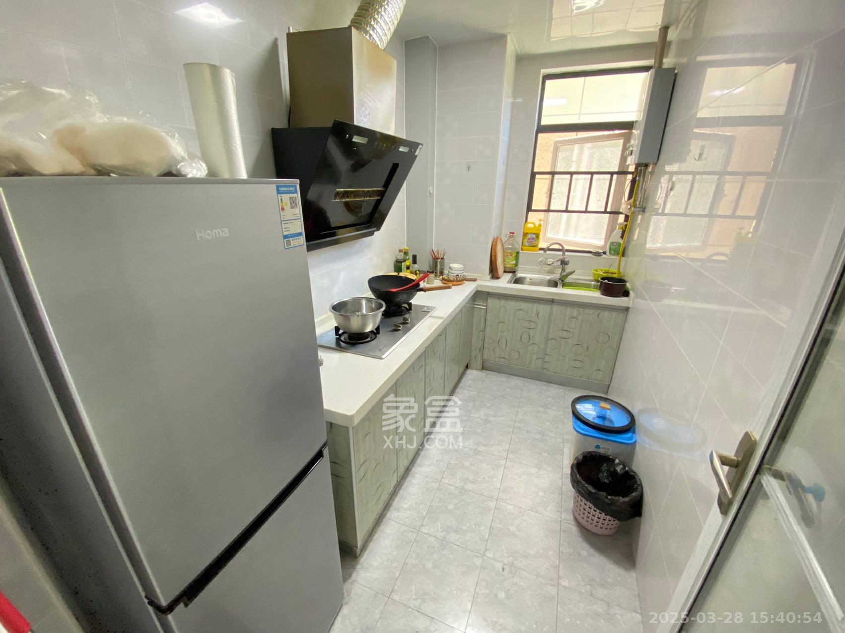 南山十里天池 3室2厅1卫 2000.0元/月 南山十里天池 3室2厅1卫 2000.0元/月室内图