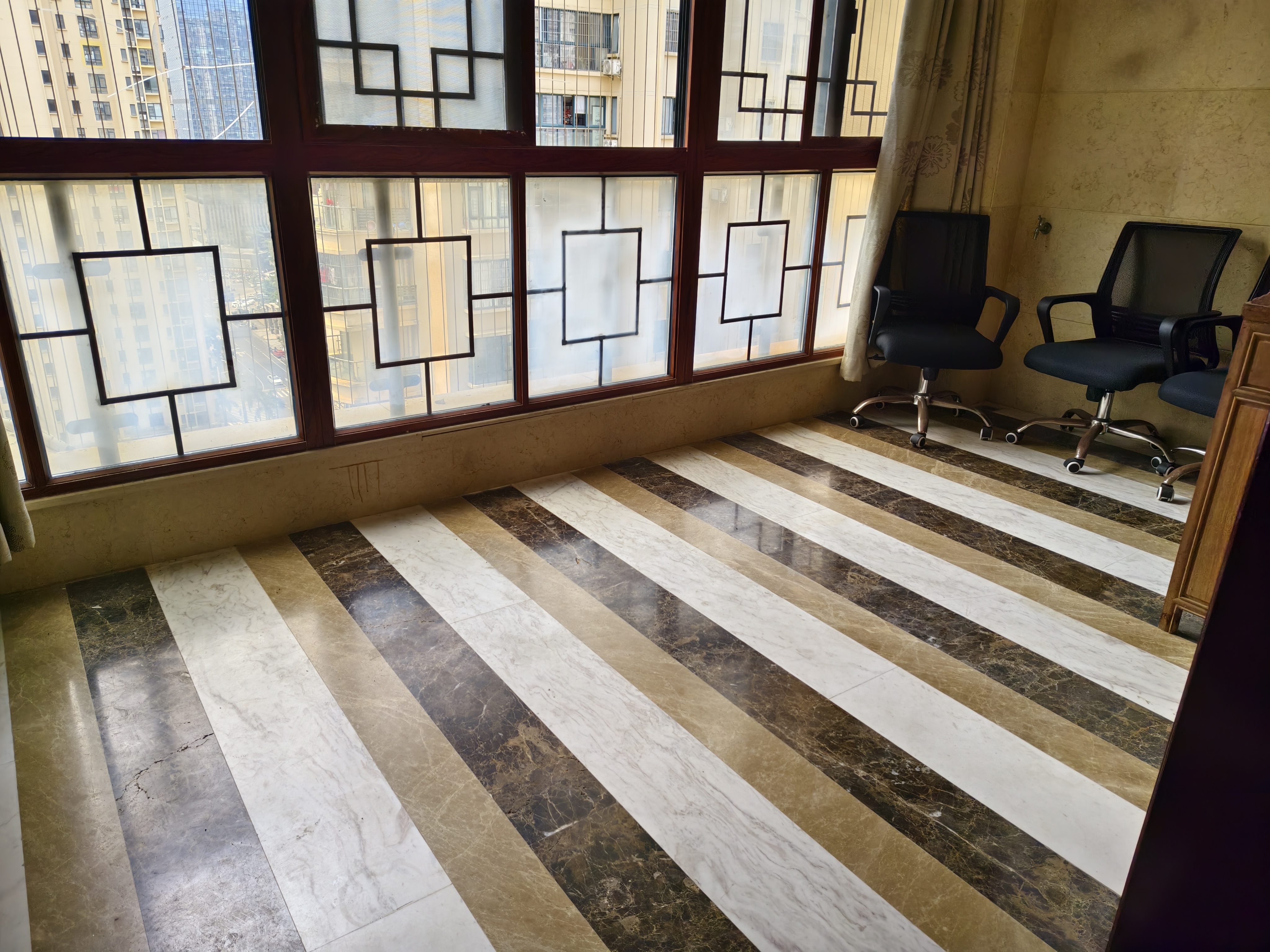 海阔天空-国瑞城二期(雅仕苑) 4室2厅2卫 6000.0元/月 海阔天空-国瑞城二期(雅仕苑) 4室2厅2卫 6000.0元/月室内图