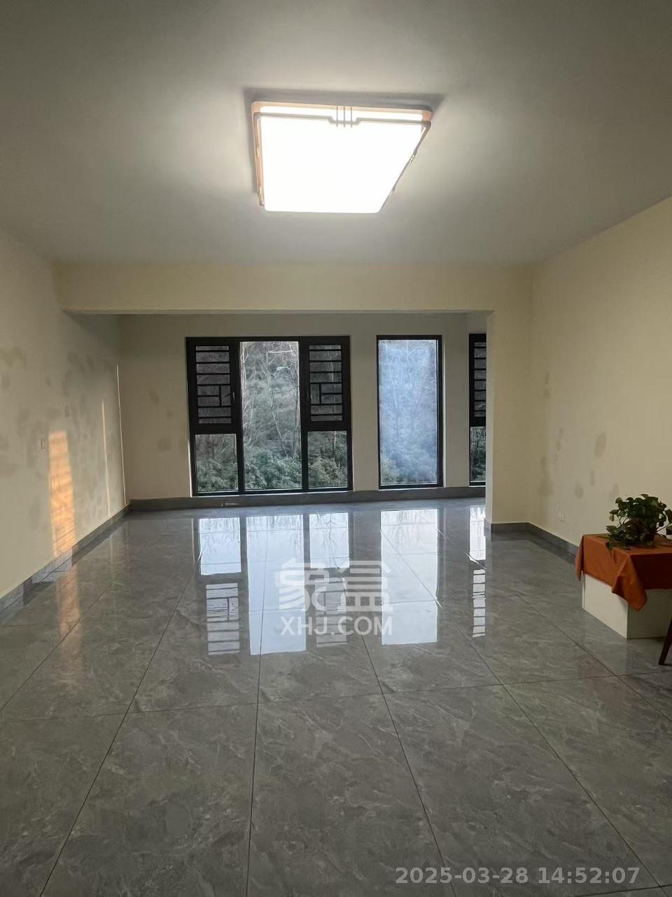 湘水郡(兴旺小爱同学) 5室2厅2卫 4200.0元/月 湘水郡(兴旺小爱同学) 5室2厅2卫 4200.0元/月室内图