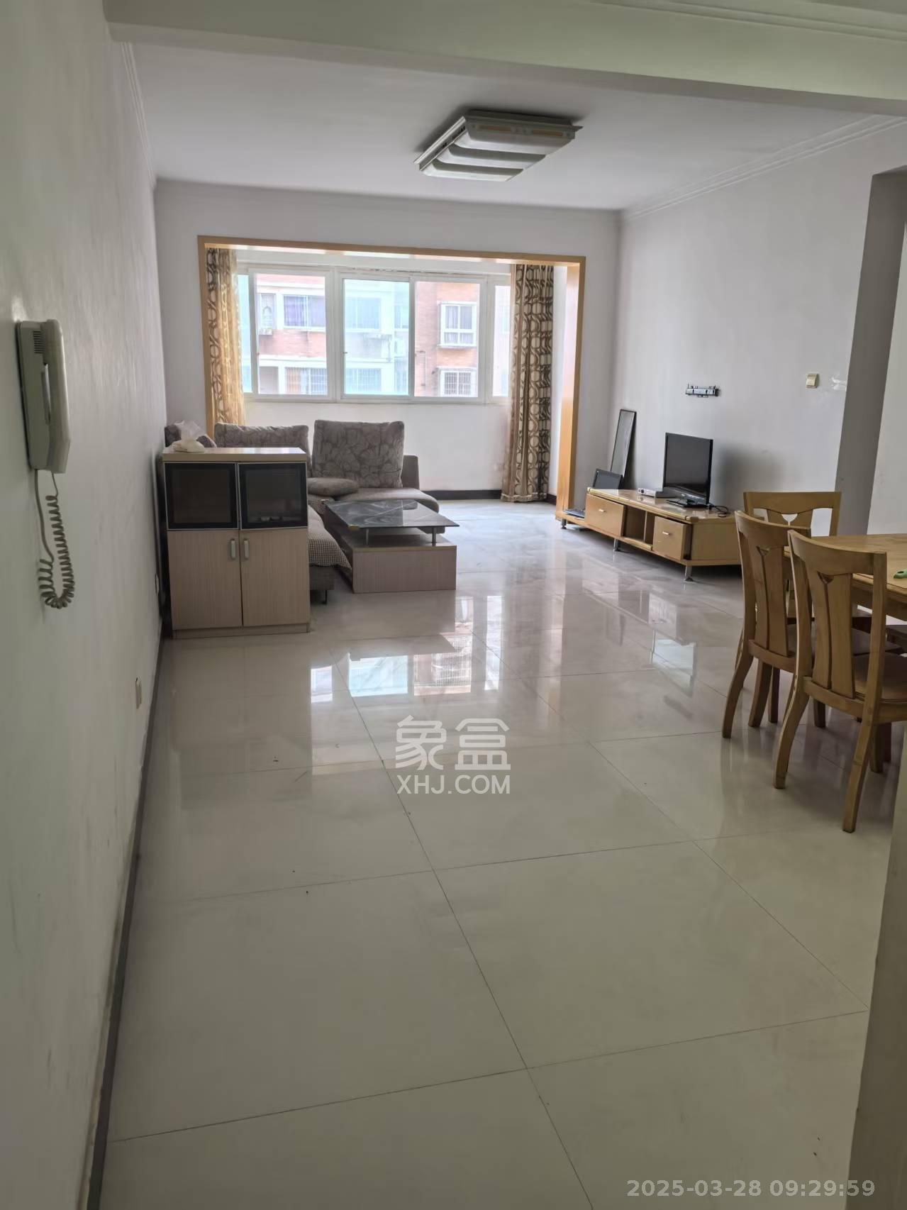 南湖雅苑 3室2厅1卫 1600.0元/月 南湖雅苑 3室2厅1卫 1600.0元/月室内图