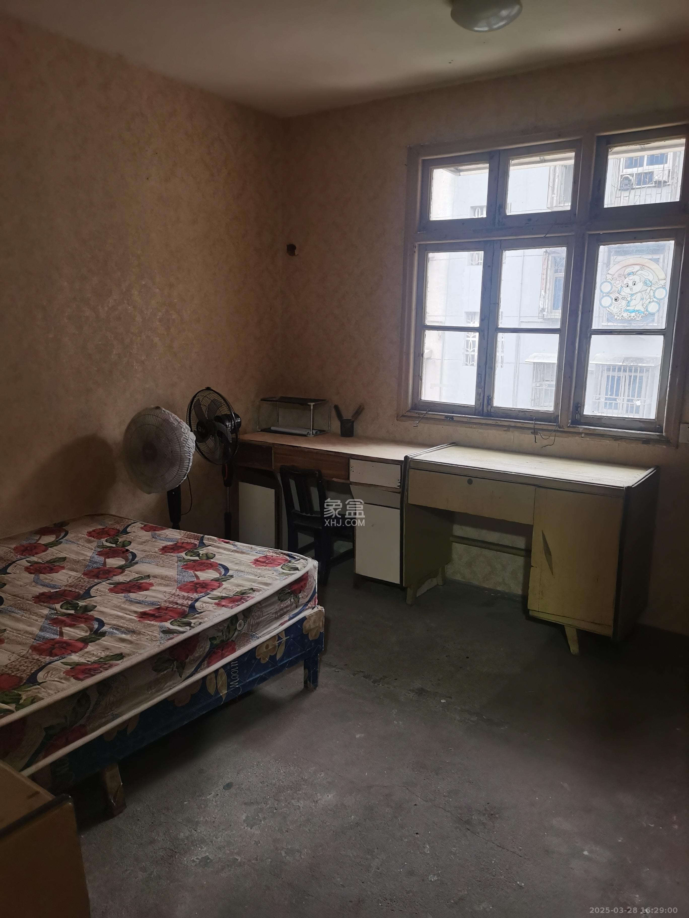 桔园小区1-8片 3室2厅1卫 900.0元/月 桔园小区1-8片 3室2厅1卫 900.0元/月室内图