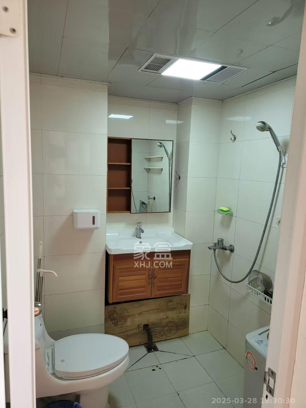 2076至高点 1室1厅1卫 1000.0元/月 2076至高点 1室1厅1卫 1000.0元/月室内图