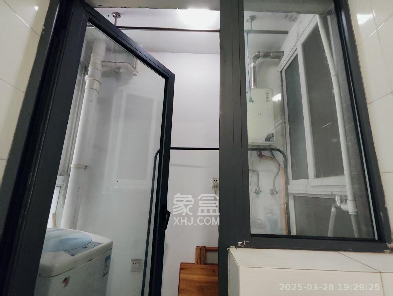 三万英尺  1室1厅1卫   1500.00元/月室内图