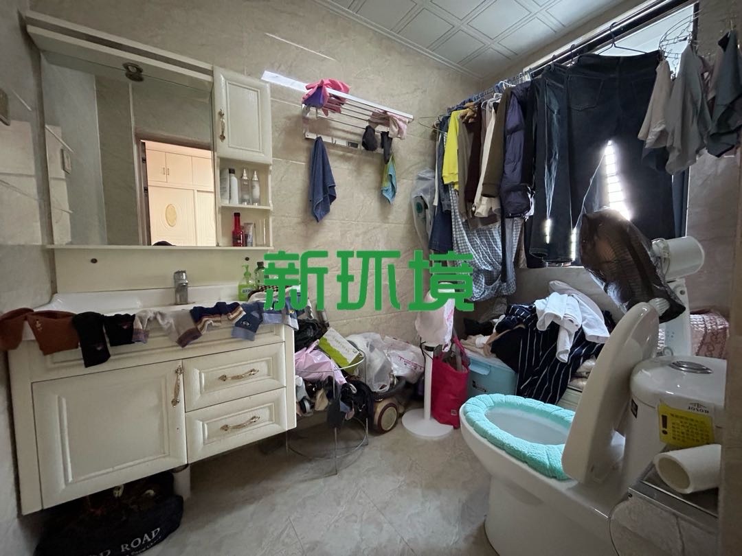 逸臣中央 3室2厅2卫 2500.0元/月 逸臣中央 3室2厅2卫 2500.0元/月室内图