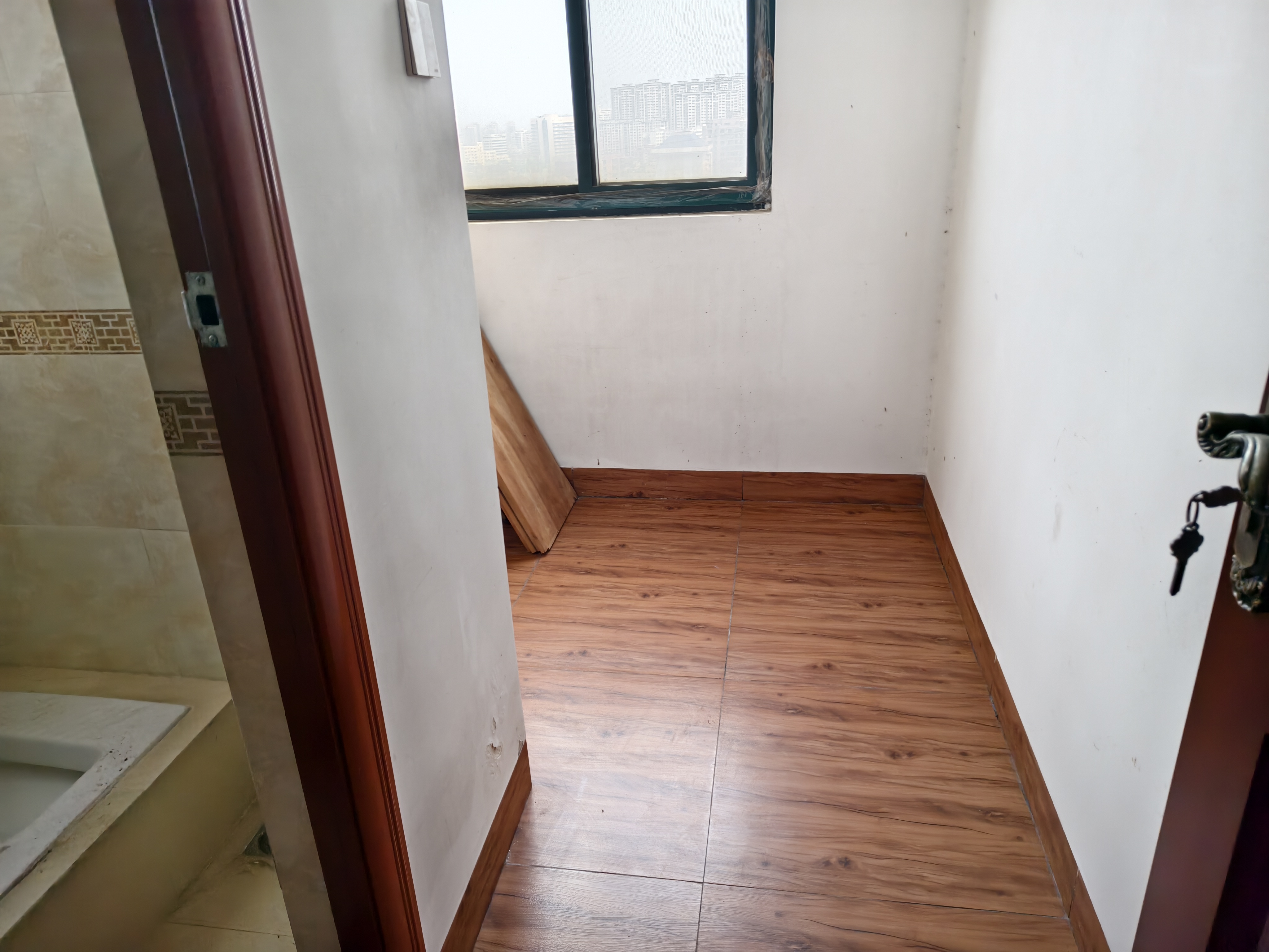 海阔天空-国瑞城二期(雅仕苑) 4室2厅2卫 6000.0元/月 海阔天空-国瑞城二期(雅仕苑) 4室2厅2卫 6000.0元/月室内图