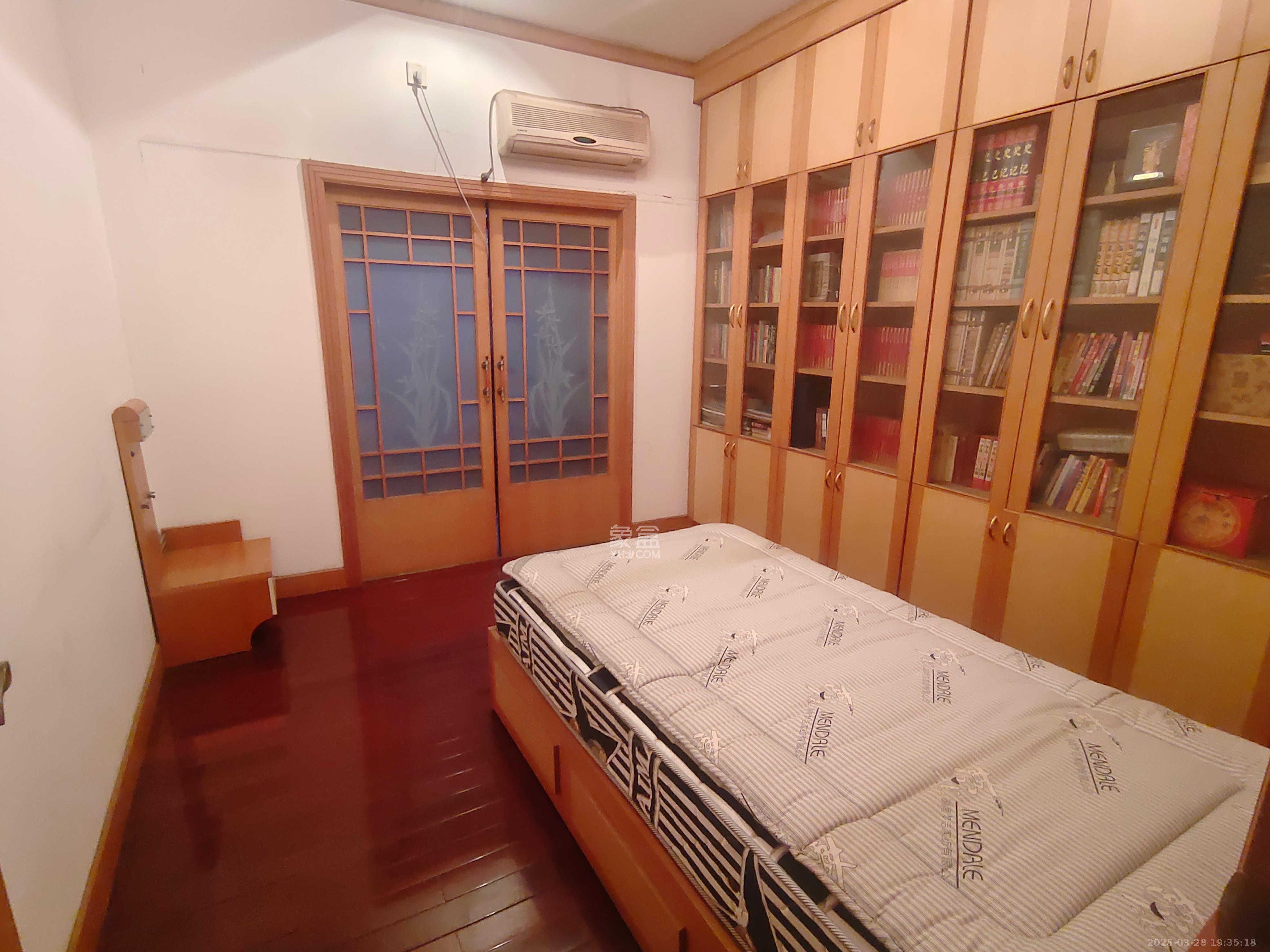 御景龙城  4室2厅2卫   9000.00元/月室内图