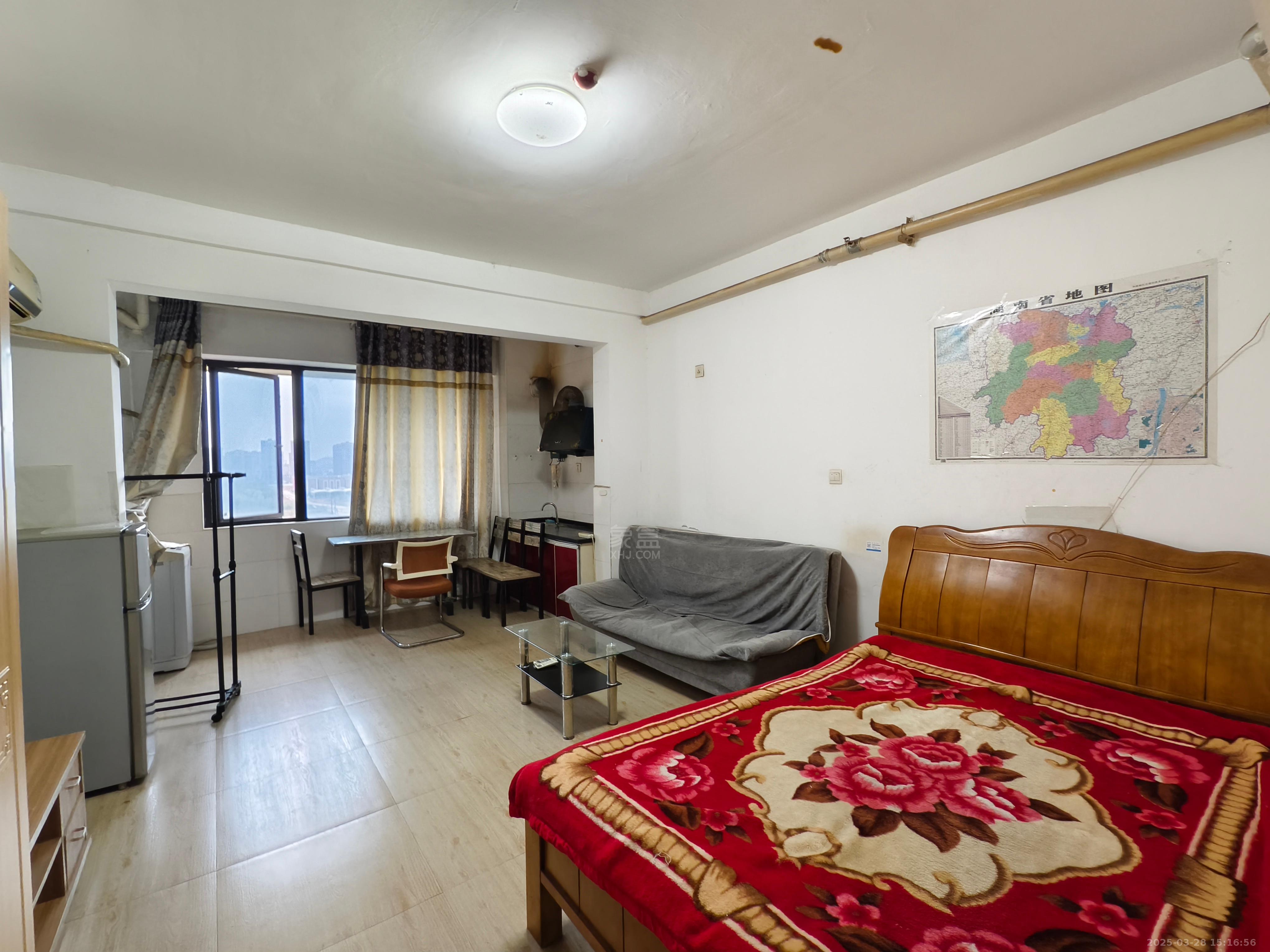 龙腾国际  1室1厅1卫    1000.0元/月 龙腾国际  1室1厅1卫    1000.0元/月室内图