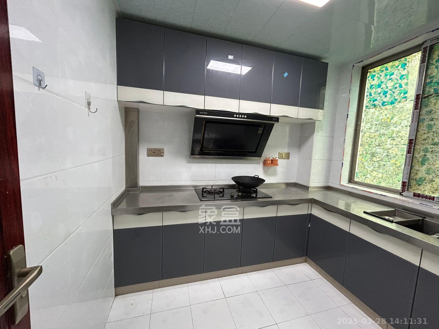 中南汽车世界 3室2厅2卫 1800.0元/月 中南汽车世界 3室2厅2卫 1800.0元/月室内图