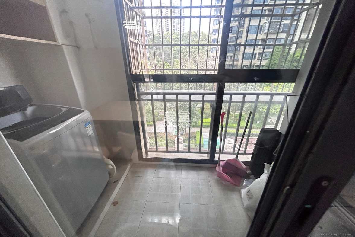 保利麓谷林语B区 3室2厅1卫 2600.0元/月 保利麓谷林语B区 3室2厅1卫 2600.0元/月室内图