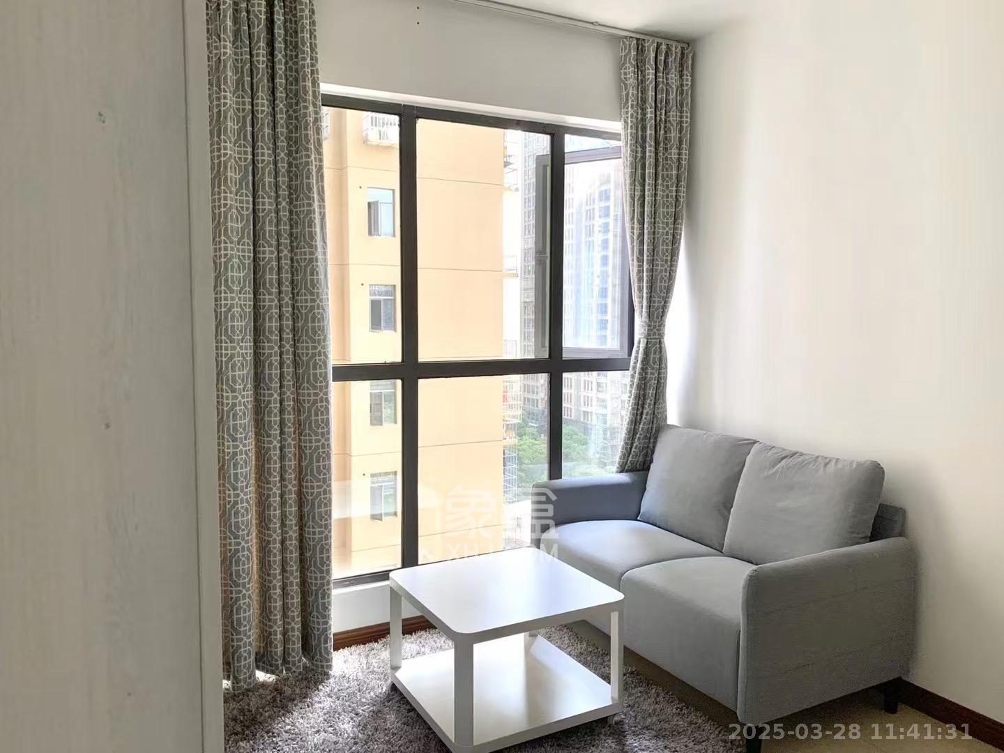 悦湖山 1室2厅2卫 1400.0元/月 悦湖山 1室2厅2卫 1400.0元/月室内图