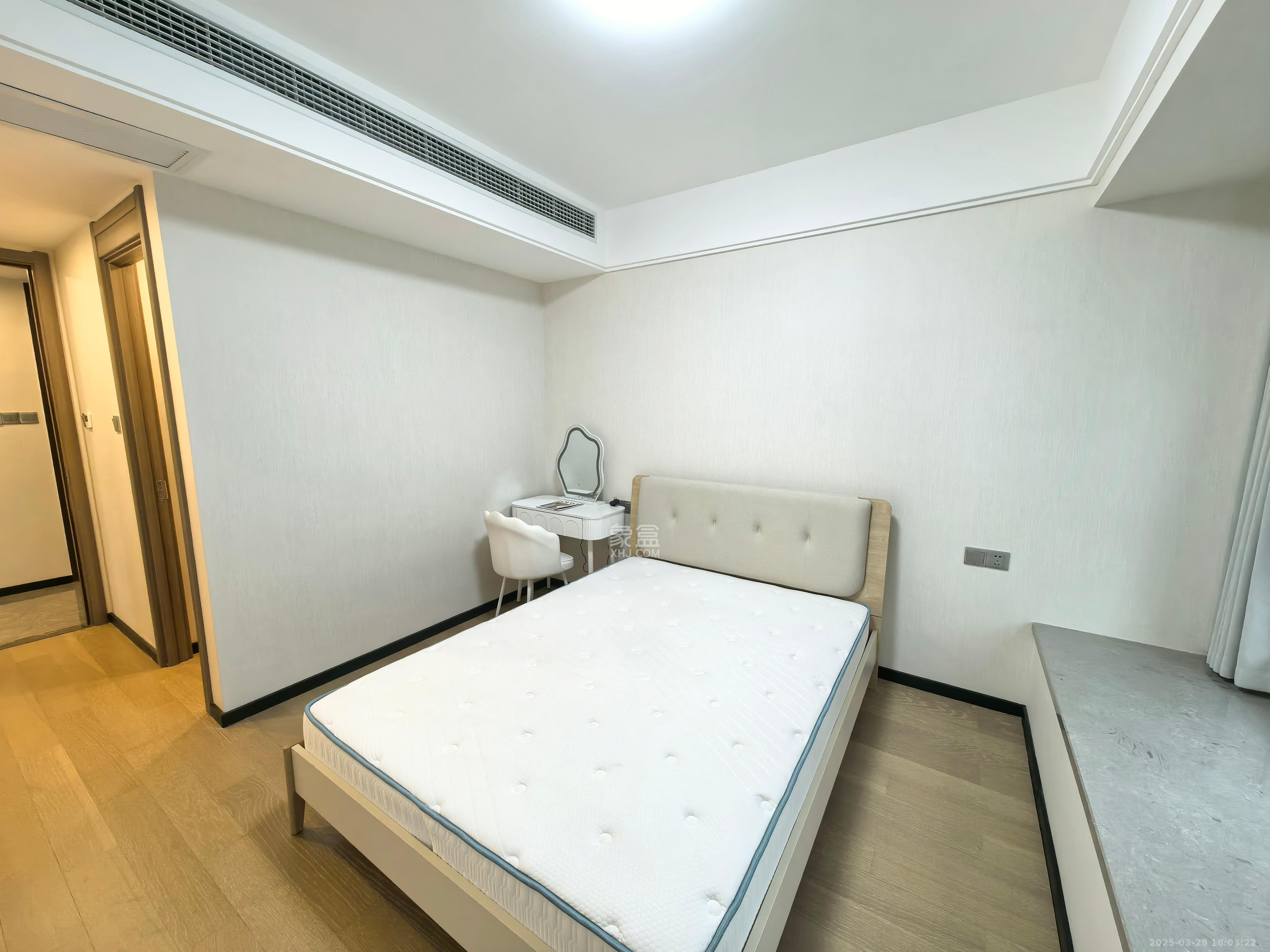 中海阅溪府  5室2厅2卫   5500.00元/月室内图