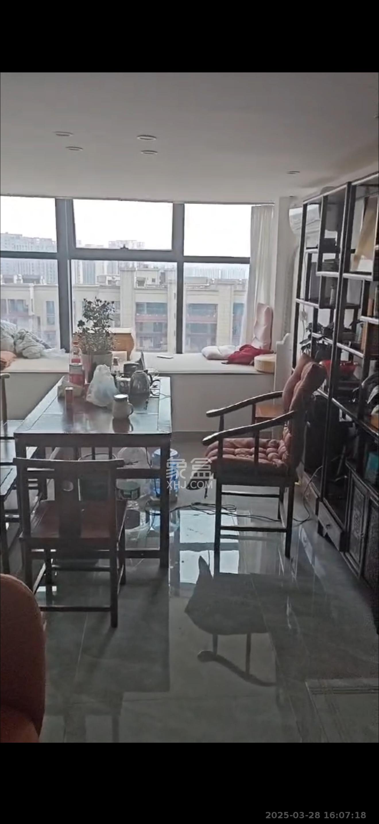 裕天国际商汇中心 1室0厅0卫 2200.0元/月 裕天国际商汇中心 1室0厅0卫 2200.0元/月室内图