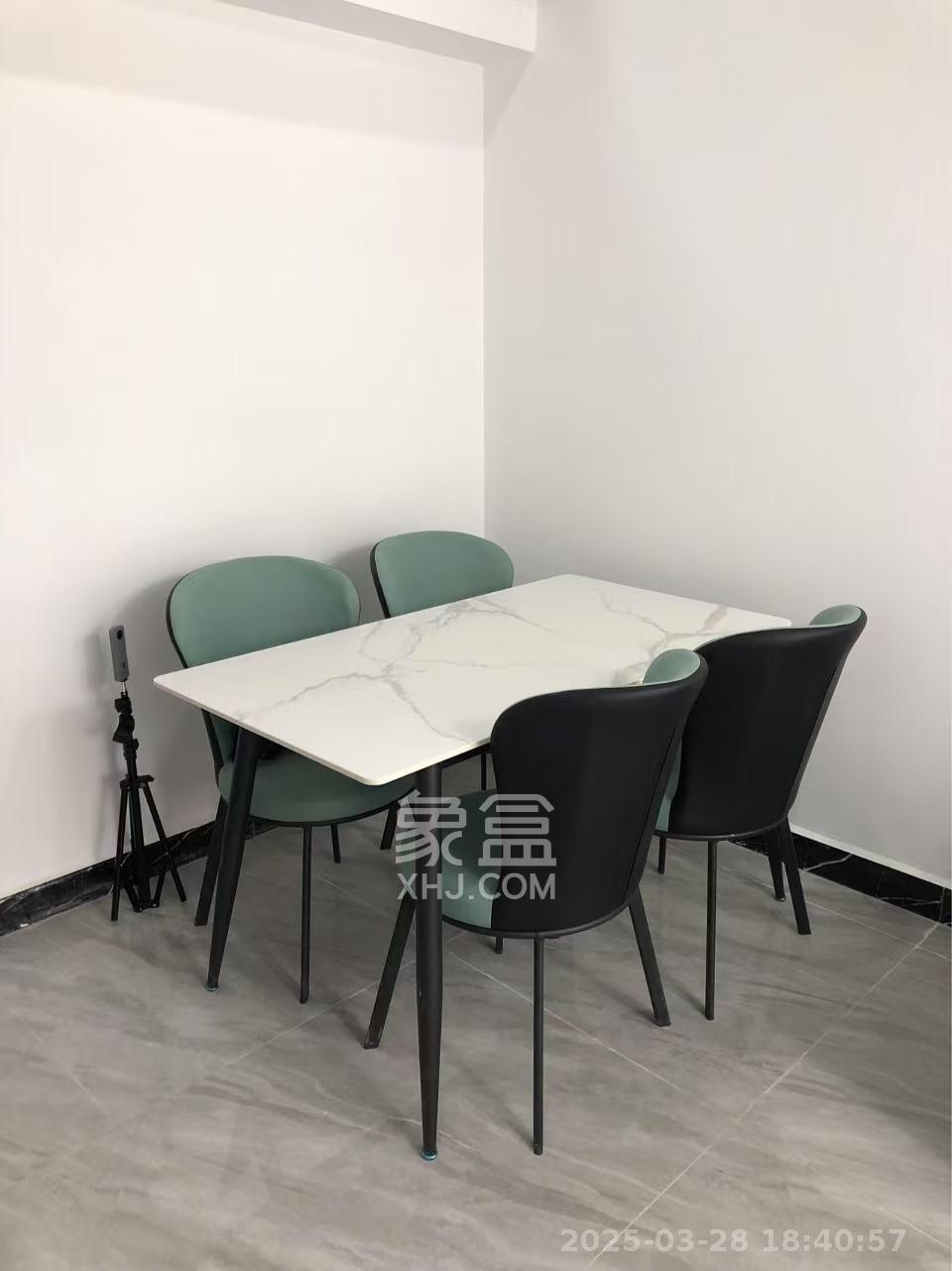 华润琨瑜府  2室1厅1卫   2350.00元/月室内图