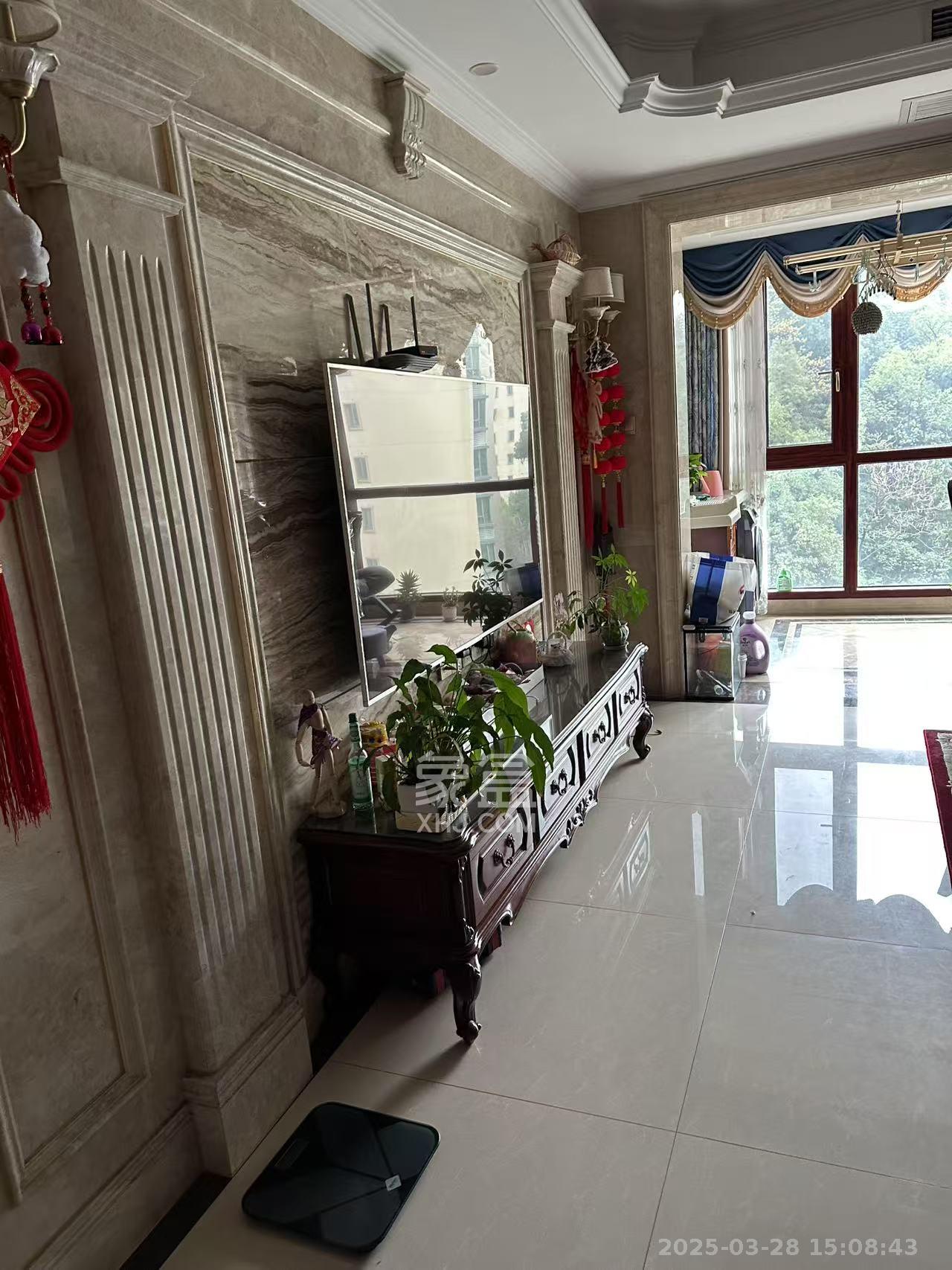 恒大城 3室2厅2卫 3800.0元/月 恒大城 3室2厅2卫 3800.0元/月室内图