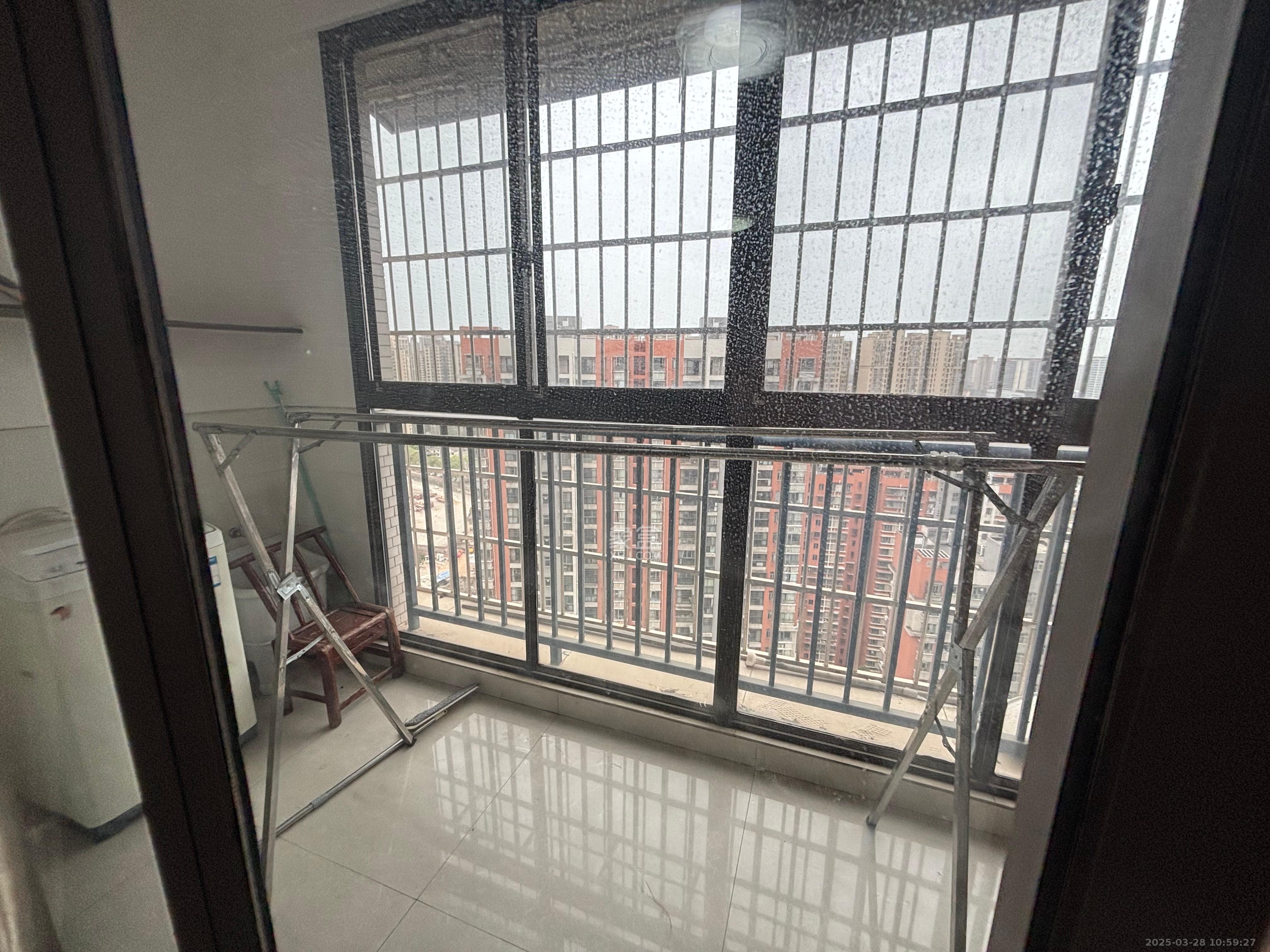 德庆水韵山城 2室2厅1卫 1700.0元/月 德庆水韵山城 2室2厅1卫 1700.0元/月室内图