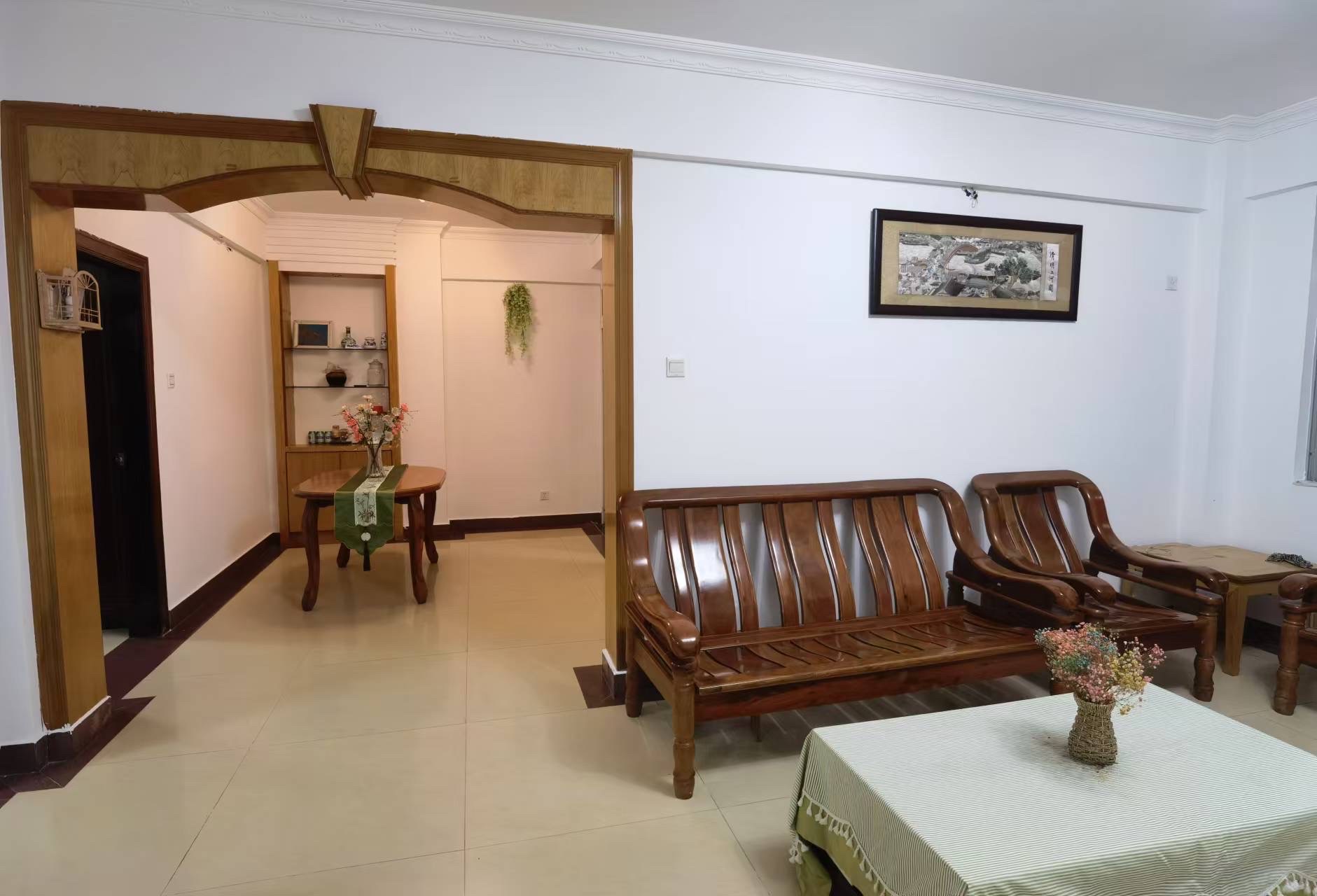 琼山区委大院(建国路1号) 3室2厅1卫 138.0万 琼山区委大院(建国路1号) 3室2厅1卫 138.0万室内图