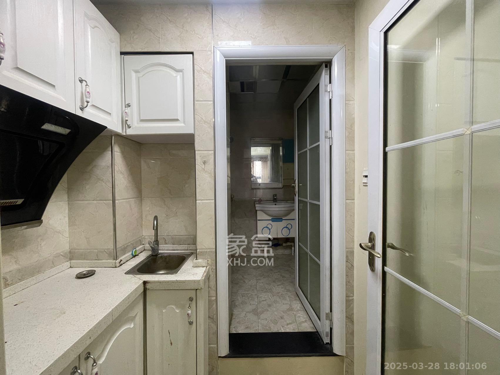 达美D6区 1室1厅1卫 1300.0元/月 达美D6区 1室1厅1卫 1300.0元/月室内图