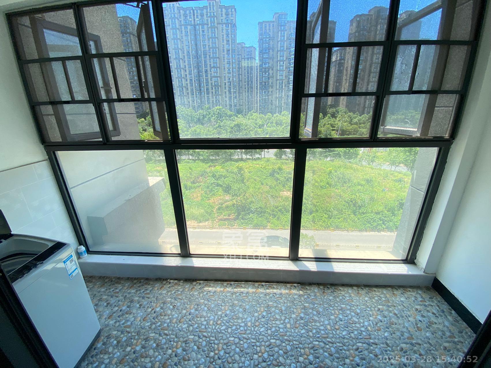 南山十里天池 3室2厅1卫 2000.0元/月 南山十里天池 3室2厅1卫 2000.0元/月室内图