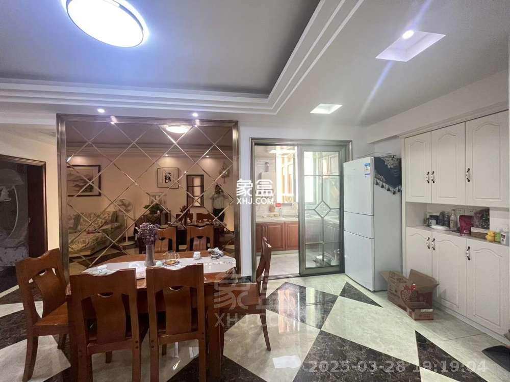 湘银星城 3室2厅2卫 2000.0元/月 湘银星城 3室2厅2卫 2000.0元/月室内图