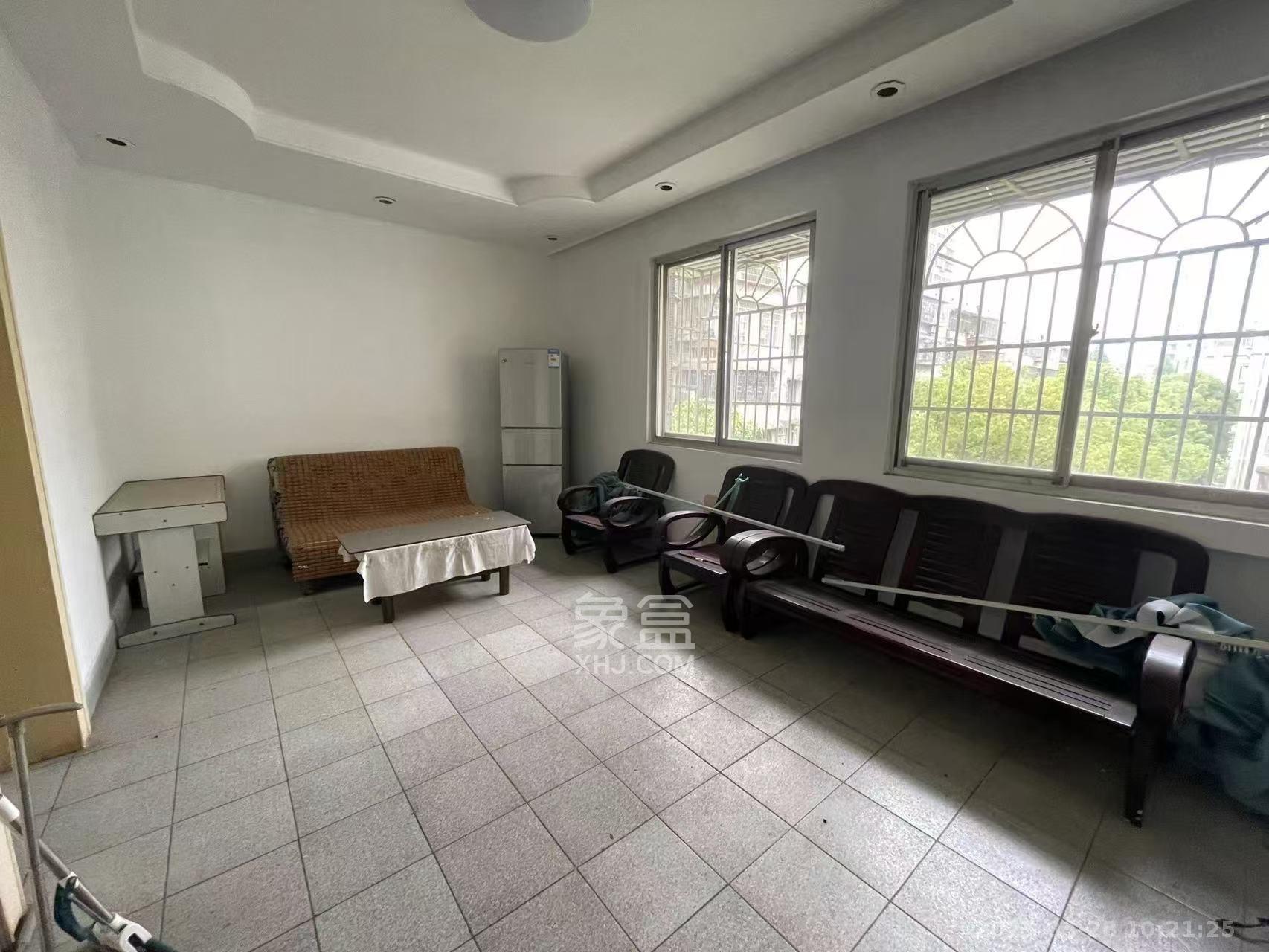 英才园二片 3室2厅1卫 2000.0元/月 英才园二片 3室2厅1卫 2000.0元/月室内图