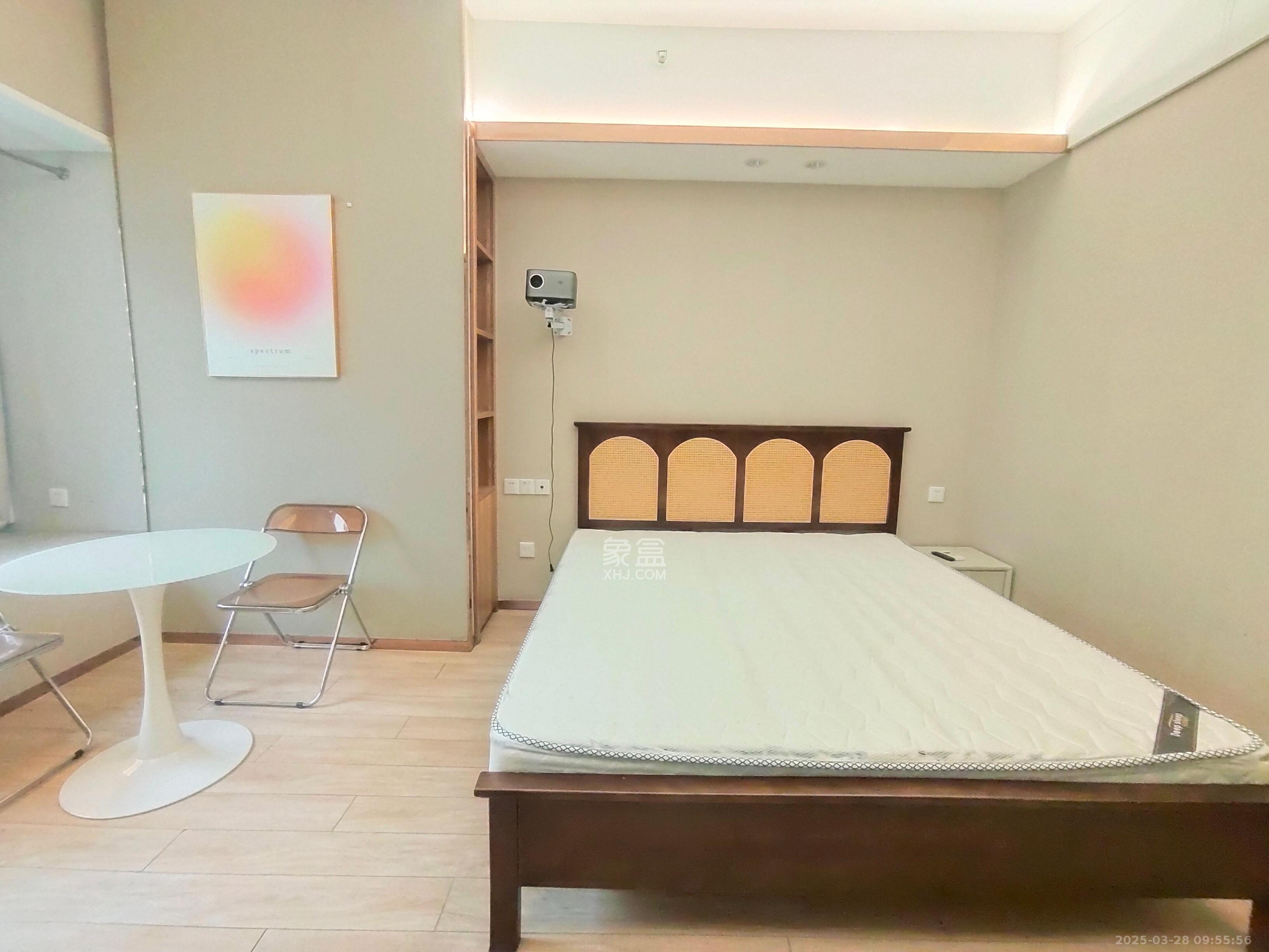 远洋外滩壹号 1室1厅1卫 2000.0元/月 远洋外滩壹号 1室1厅1卫 2000.0元/月室内图