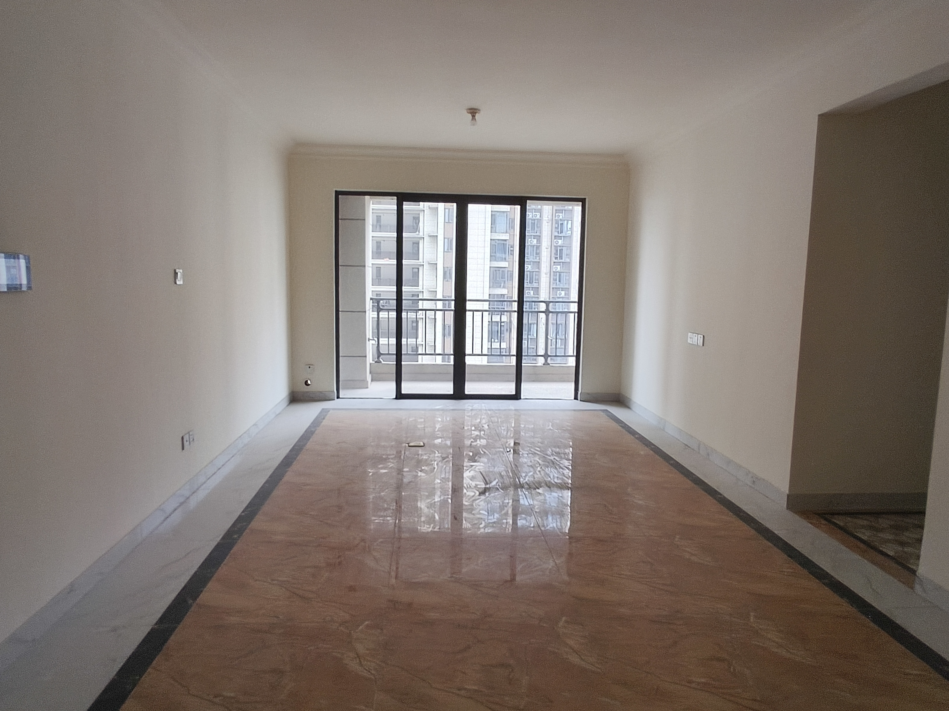 碧桂园梓山府 3室2厅2卫 1500.0元/月 碧桂园梓山府 3室2厅2卫 1500.0元/月室内图