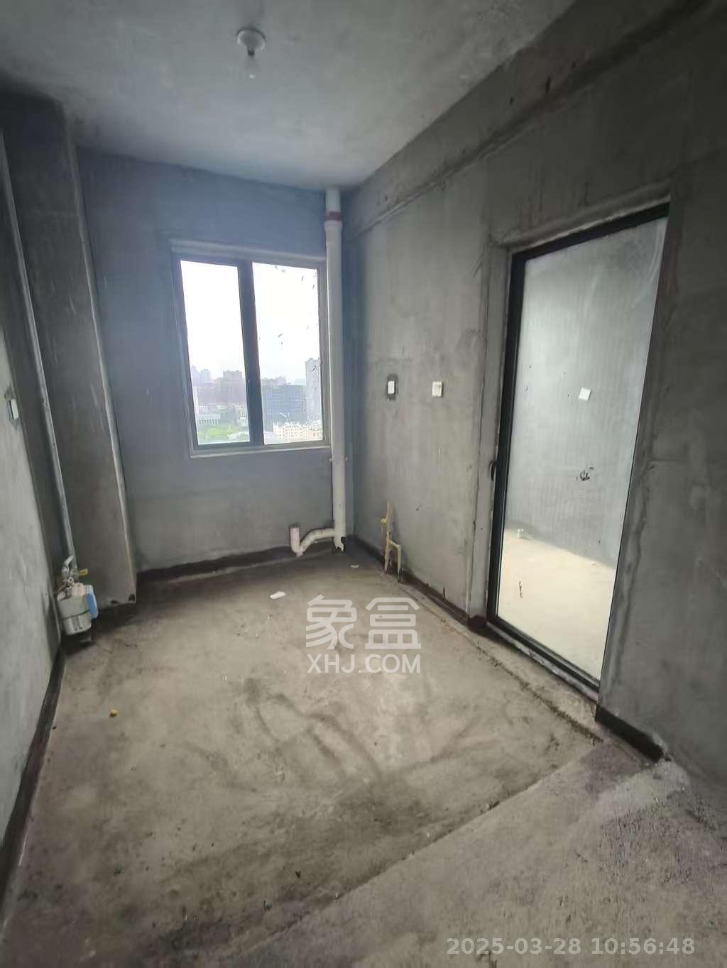 盘龙御和园 3室2厅2卫 2100.0元/月 盘龙御和园 3室2厅2卫 2100.0元/月室内图