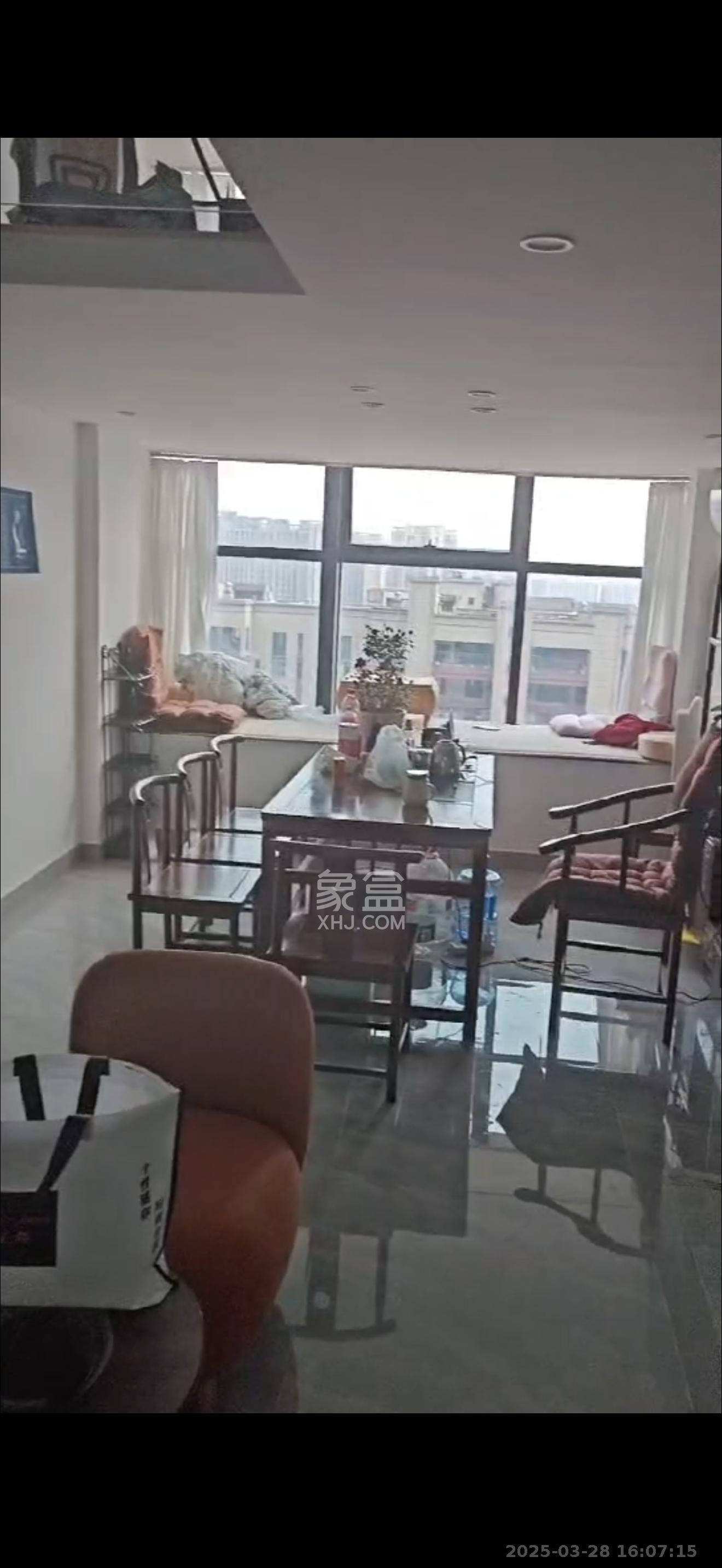 裕天国际商汇中心 1室0厅0卫 2200.0元/月 裕天国际商汇中心 1室0厅0卫 2200.0元/月室内图