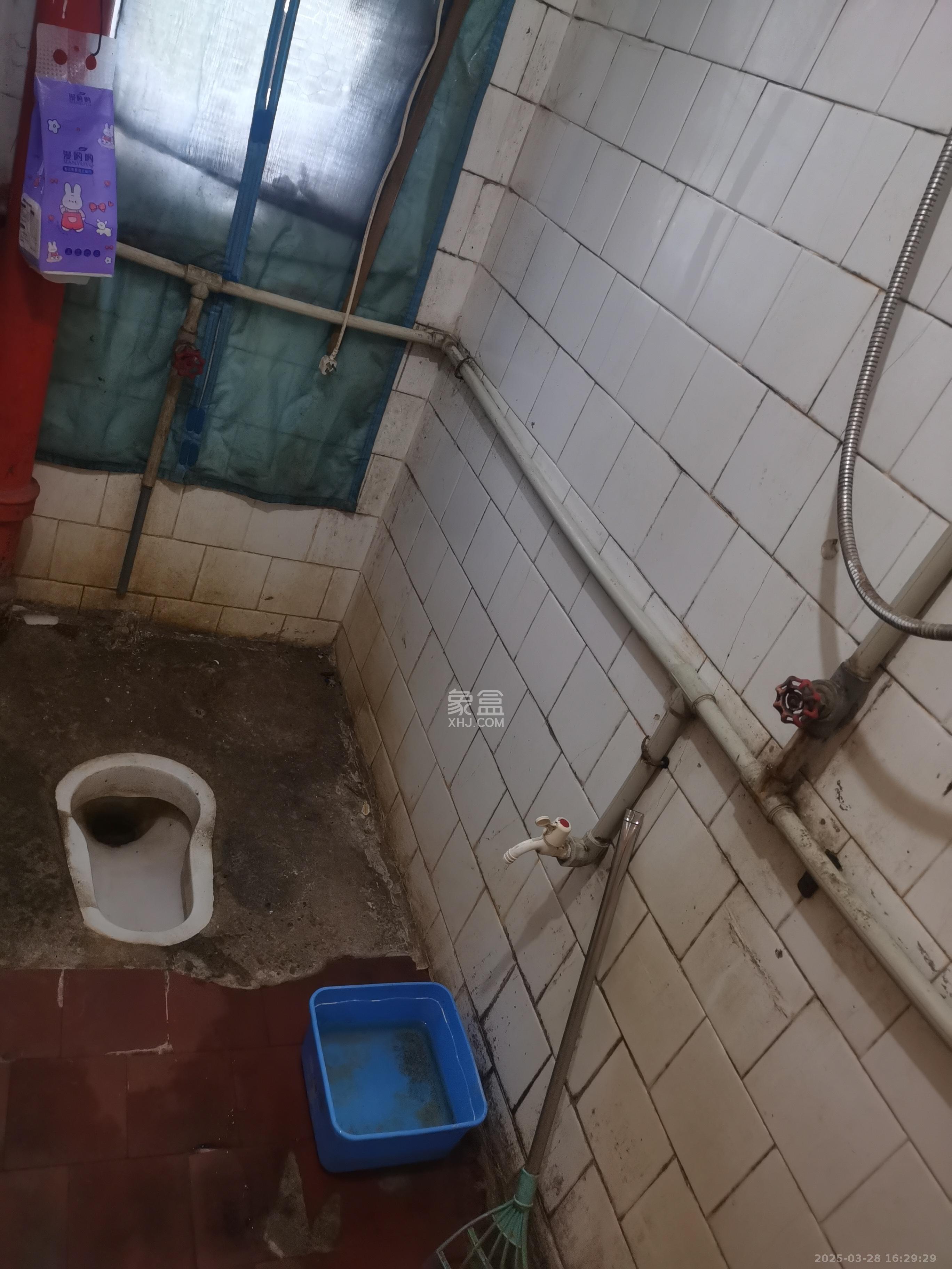 桔园小区1-8片 3室2厅1卫 900.0元/月 桔园小区1-8片 3室2厅1卫 900.0元/月室内图