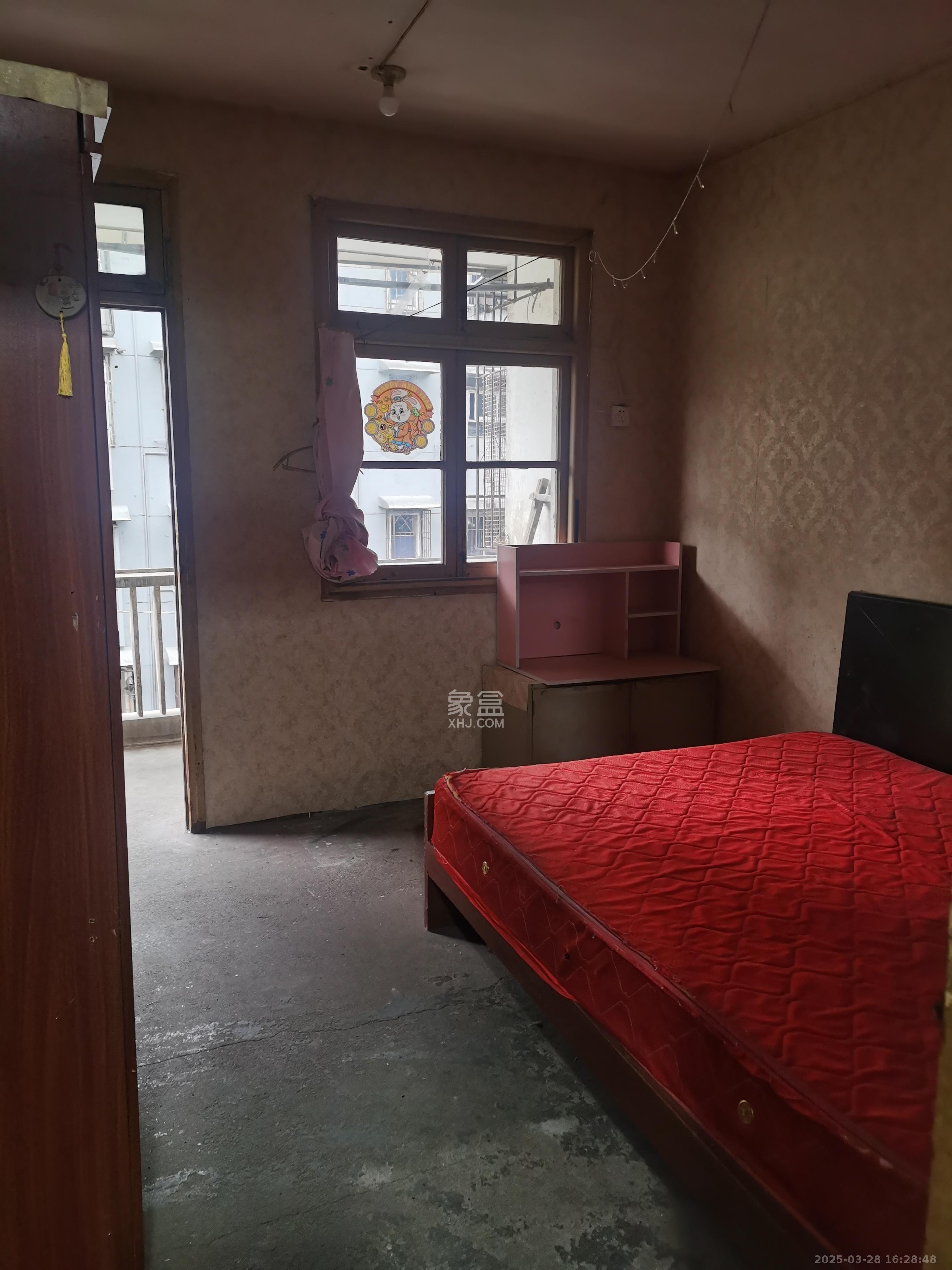 桔园小区1-8片 3室2厅1卫 900.0元/月 桔园小区1-8片 3室2厅1卫 900.0元/月室内图