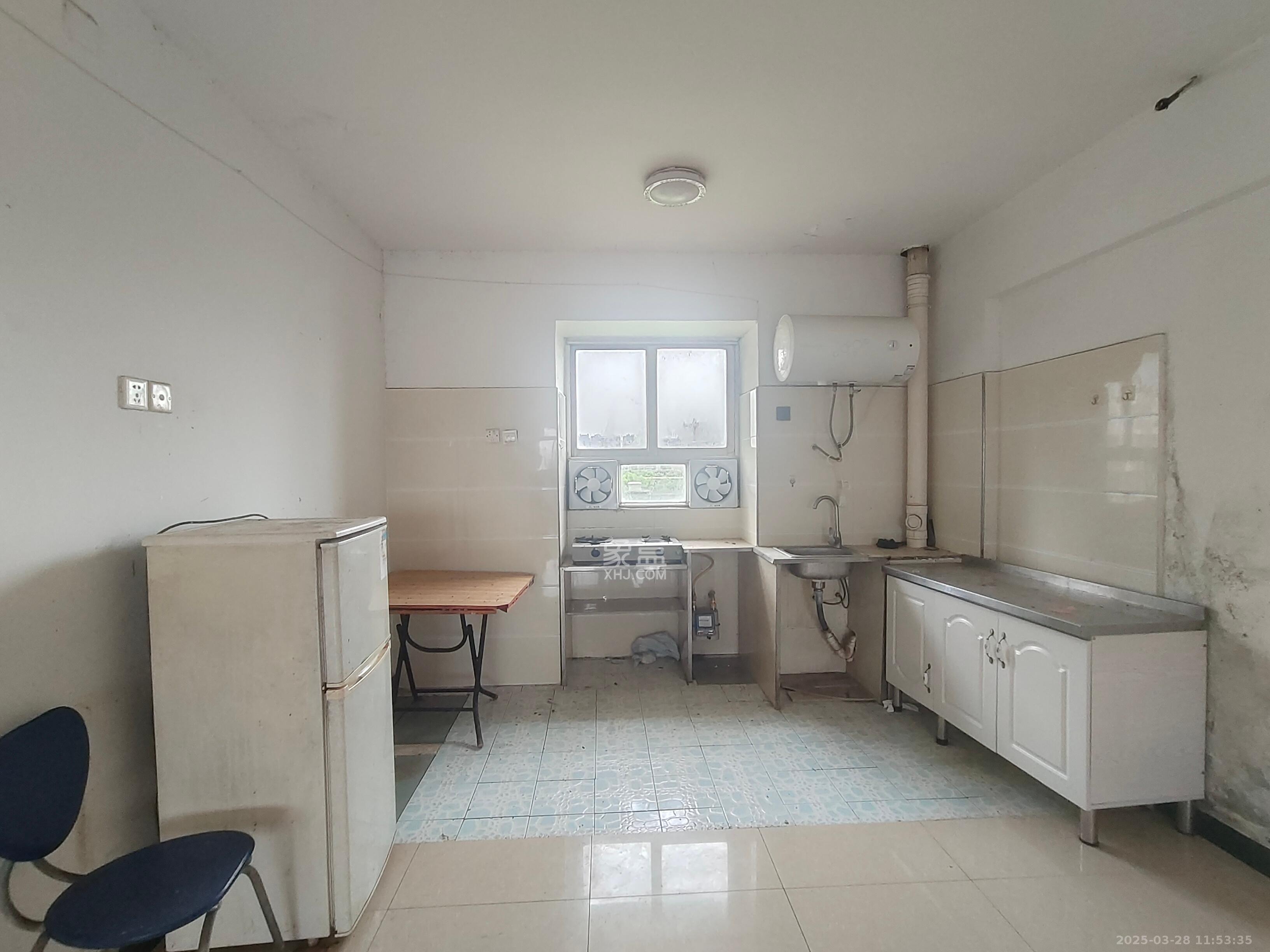 朝阳一、二村 3室1厅1卫 1800.0元/月 朝阳一、二村 3室1厅1卫 1800.0元/月室内图