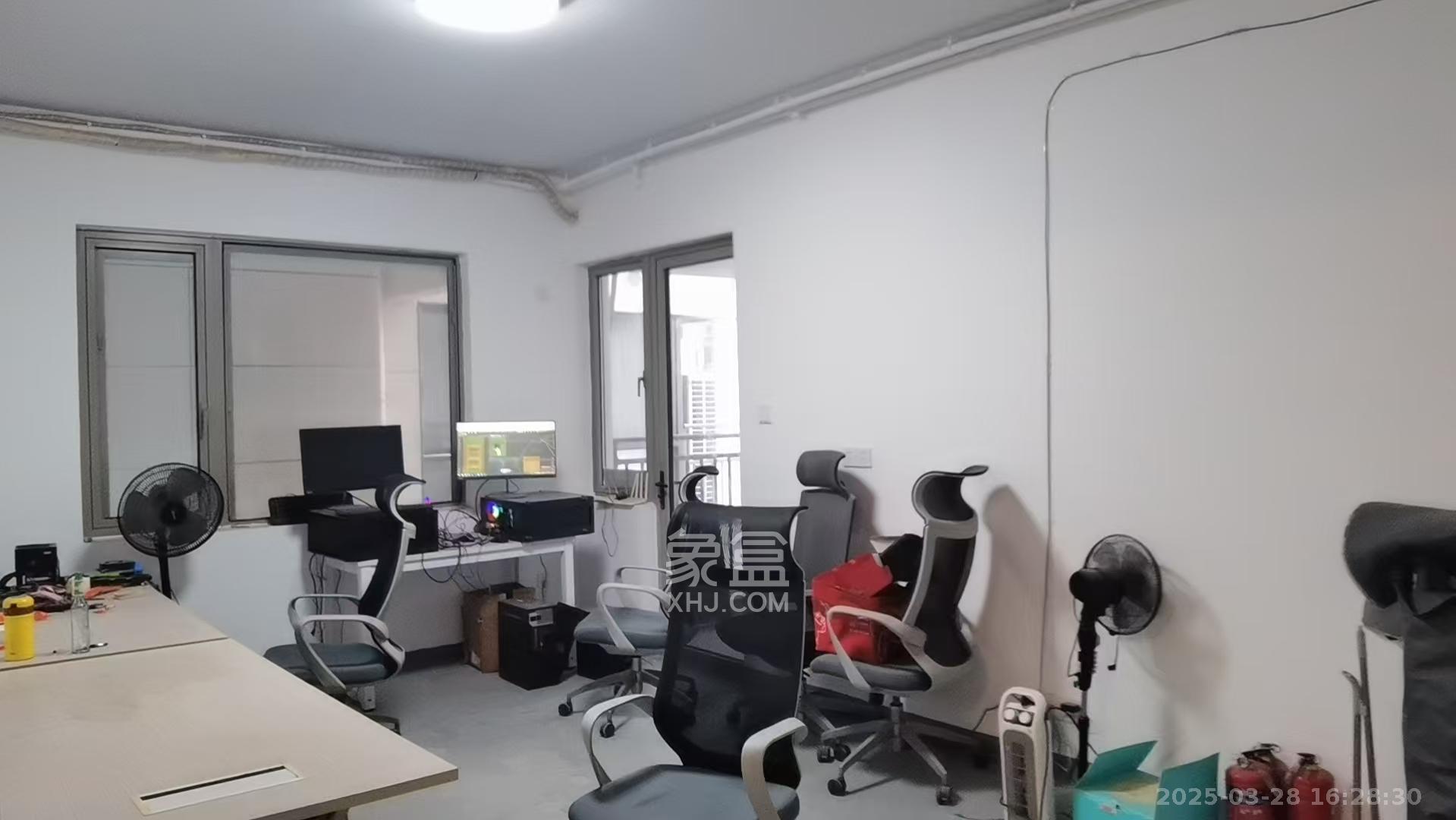 梅溪华府(新城金茂梦想华府) 4室2厅2卫 6000.0元/月 梅溪华府(新城金茂梦想华府) 4室2厅2卫 6000.0元/月室内图