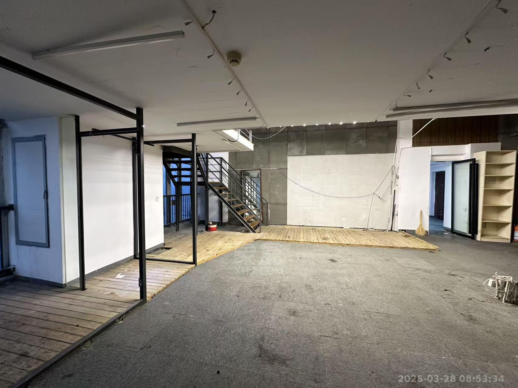 金轮时代广场  1室1厅1卫    4800.0元/月 金轮时代广场  1室1厅1卫    4800.0元/月室内图