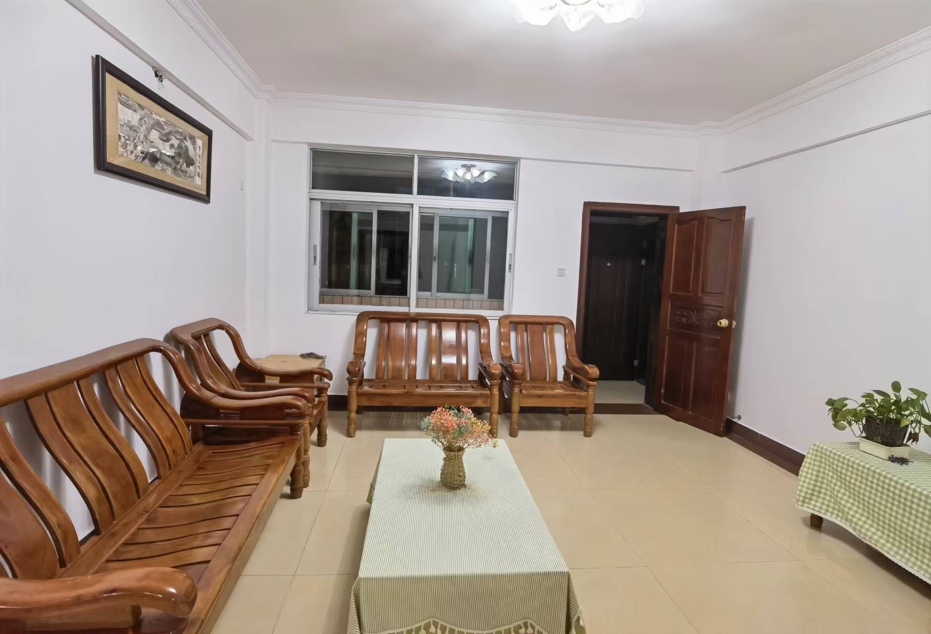 琼山区委大院(建国路1号) 3室2厅1卫 138.0万 琼山区委大院(建国路1号) 3室2厅1卫 138.0万室内图