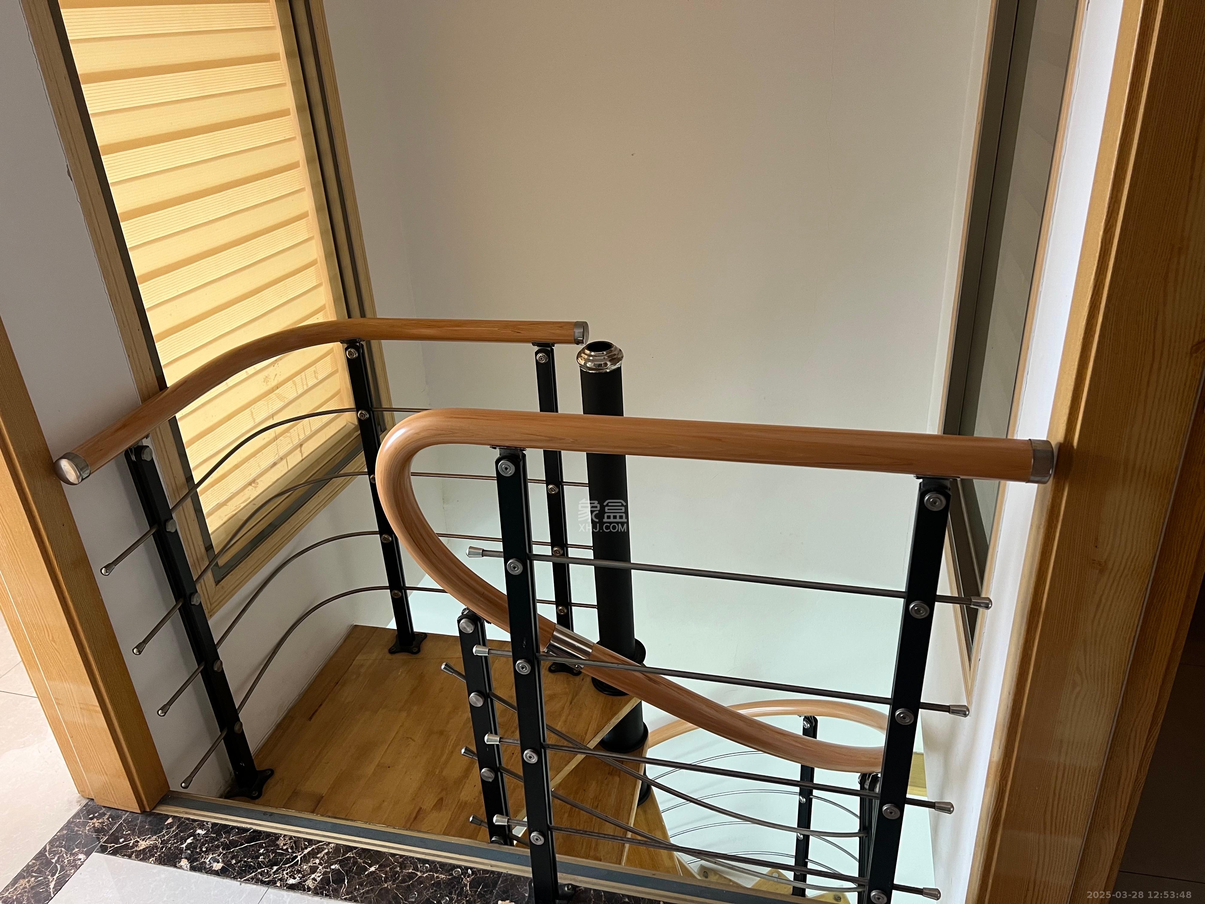 金色loft(鑫秋大厦) 2室1厅1卫 2100.0元/月 金色loft(鑫秋大厦) 2室1厅1卫 2100.0元/月室内图