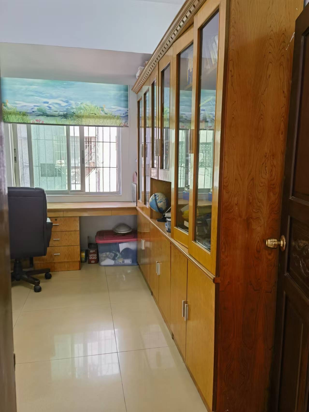 琼山区委大院(建国路1号) 3室2厅1卫 138.0万 琼山区委大院(建国路1号) 3室2厅1卫 138.0万室内图