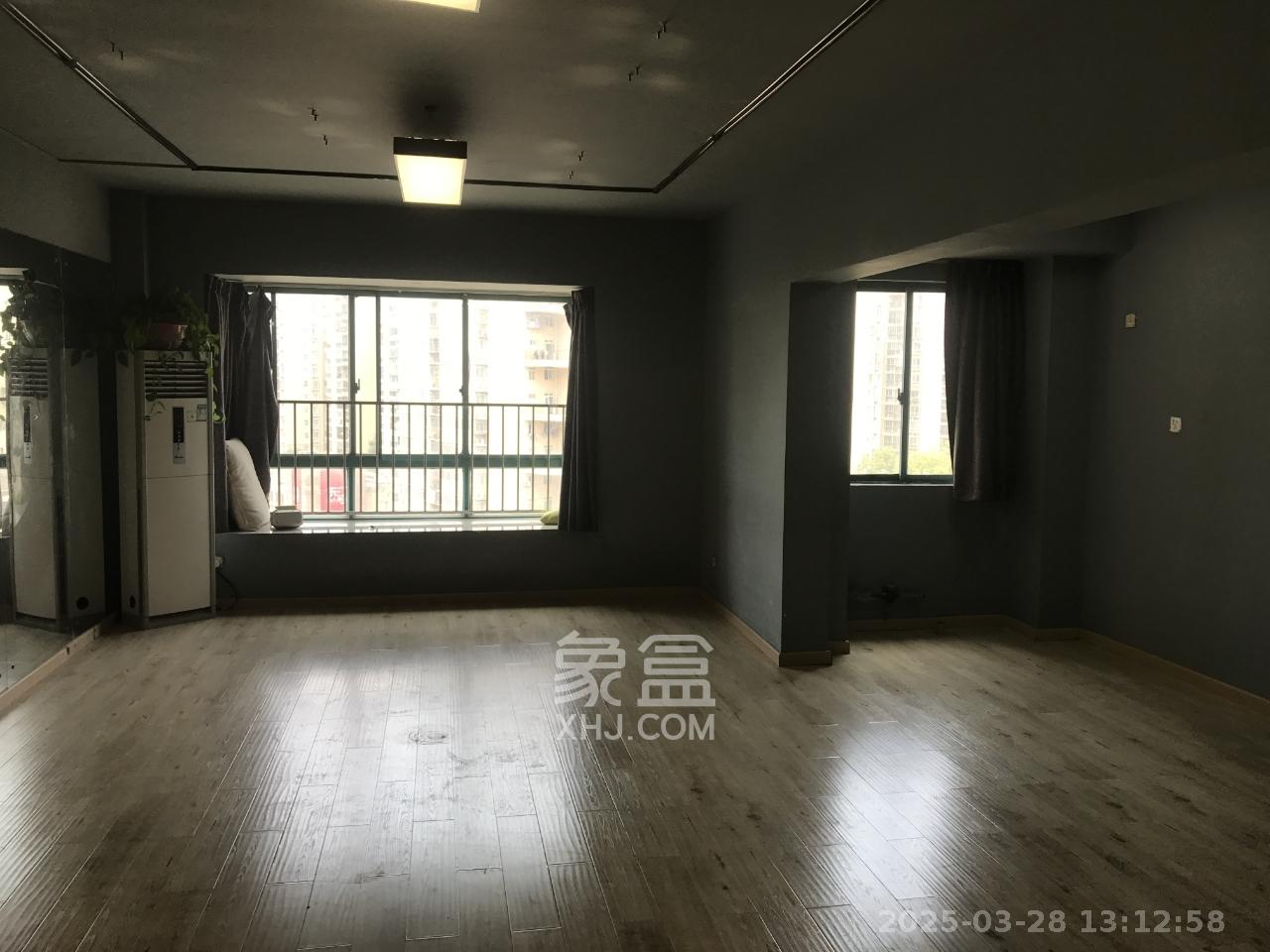 白沙花园  3室2厅1卫   2300.00元/月室内图